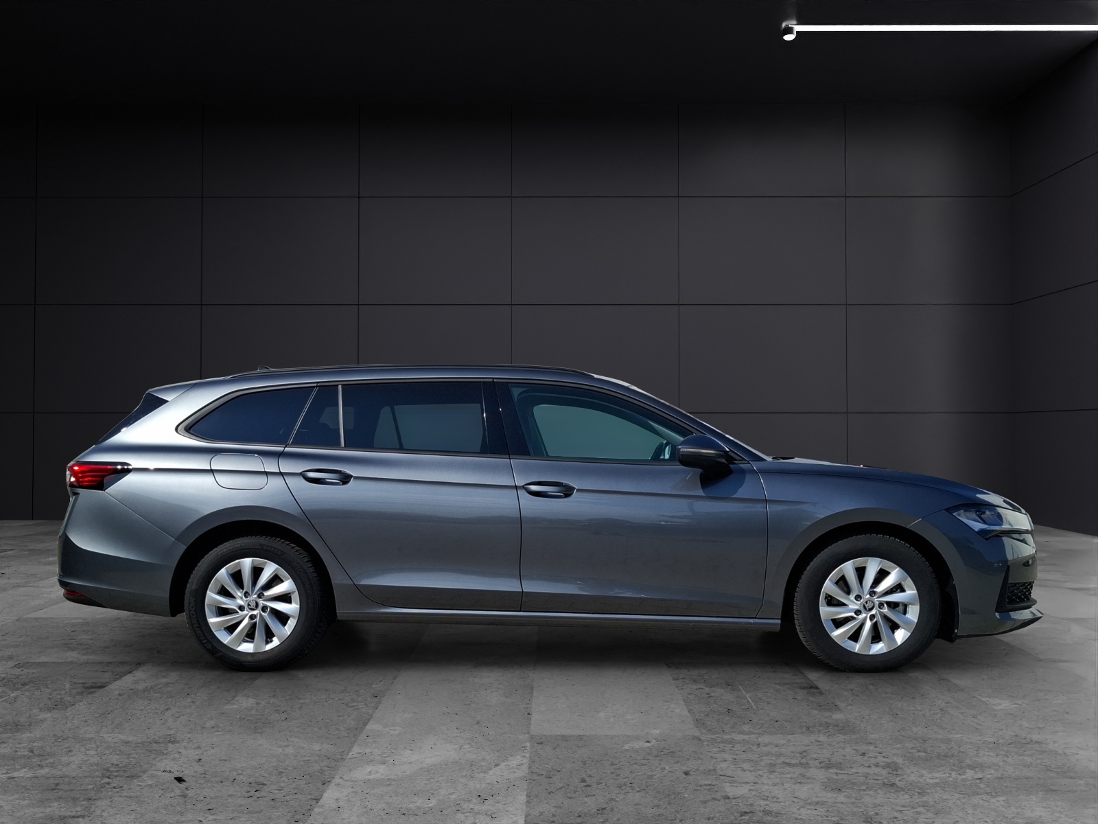 Fahrzeugabbildung SKODA Superb Combi TSI Essence DSG LED Navi VC ACC RFK SH