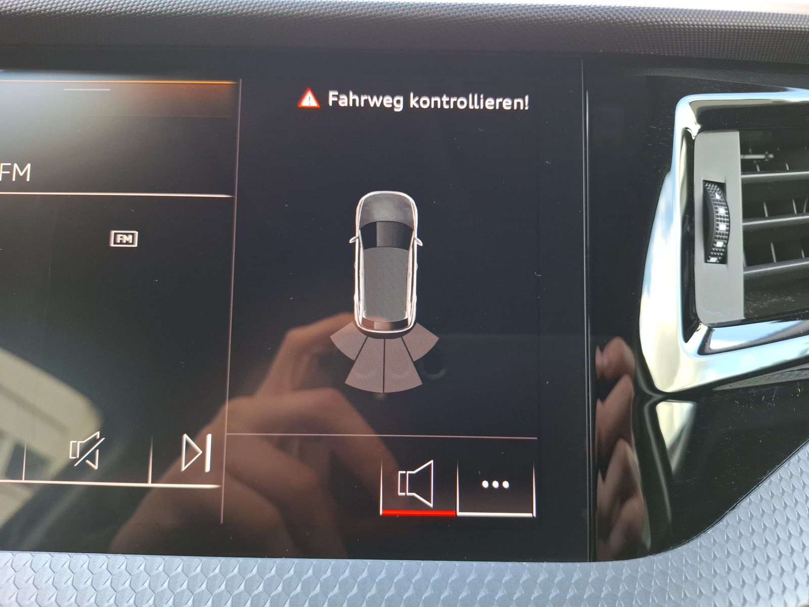 Fahrzeugabbildung Audi A1 Sportback 30 TFSI advanced S-tronic LED APP AVC SHZ PDC