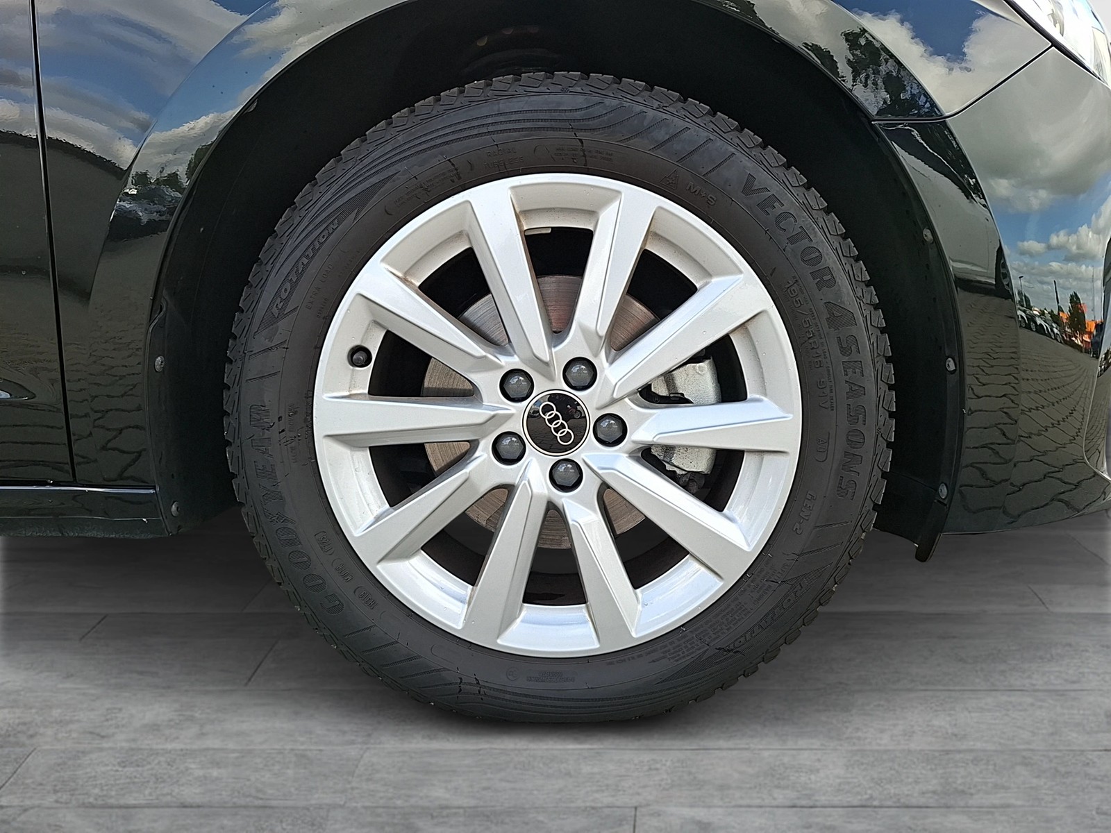 Fahrzeugabbildung Audi A1 Sportback 30 TFSI advanced S-tronic LED APP AVC SHZ PDC