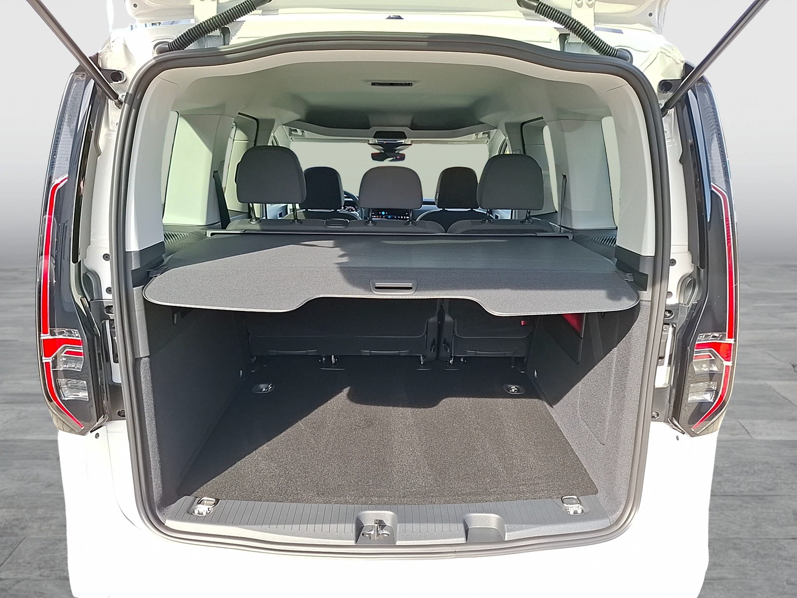 Fahrzeugabbildung Volkswagen Caddy TSI Life Generation RFK LED ACC KLIMA