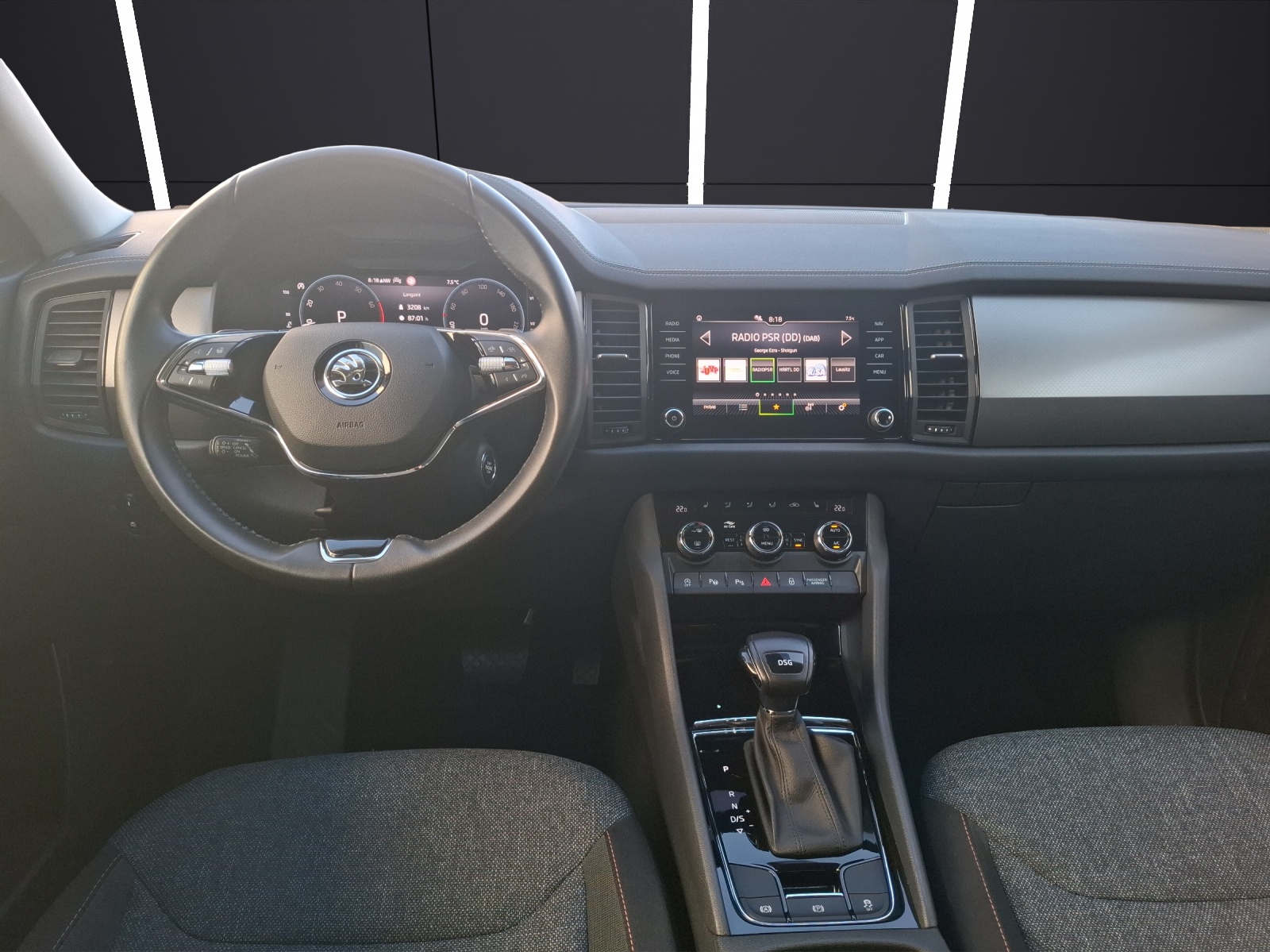 Fahrzeugabbildung SKODA Kodiaq TSI Clever DSG Matrix AHK Navi ACC RFK SH 18