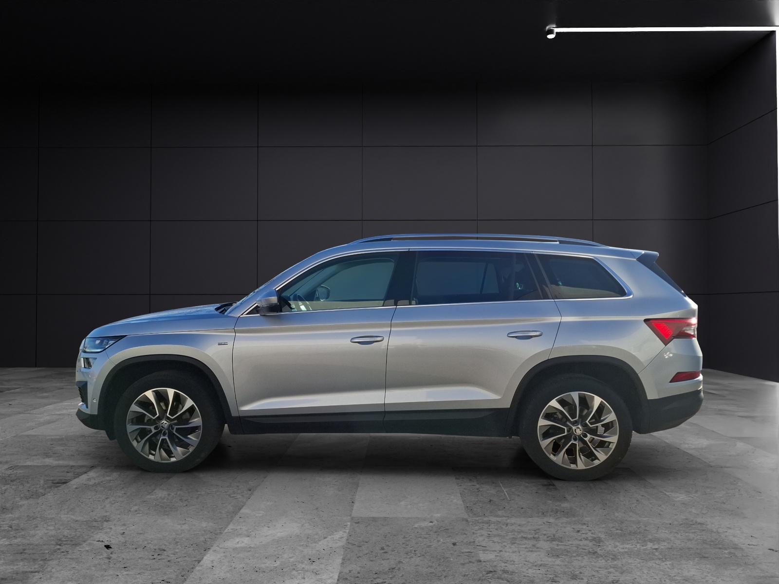 Fahrzeugabbildung SKODA Kodiaq TSI Clever DSG Matrix AHK Navi ACC RFK SH 18