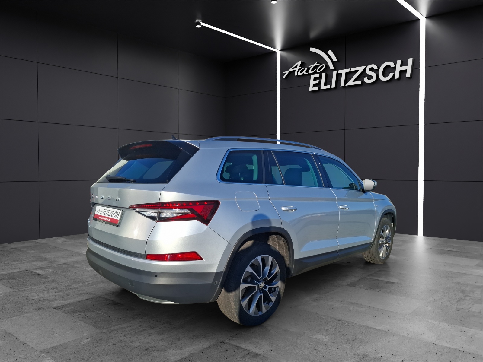 Fahrzeugabbildung SKODA Kodiaq TSI Clever DSG Matrix AHK Navi ACC RFK SH 18