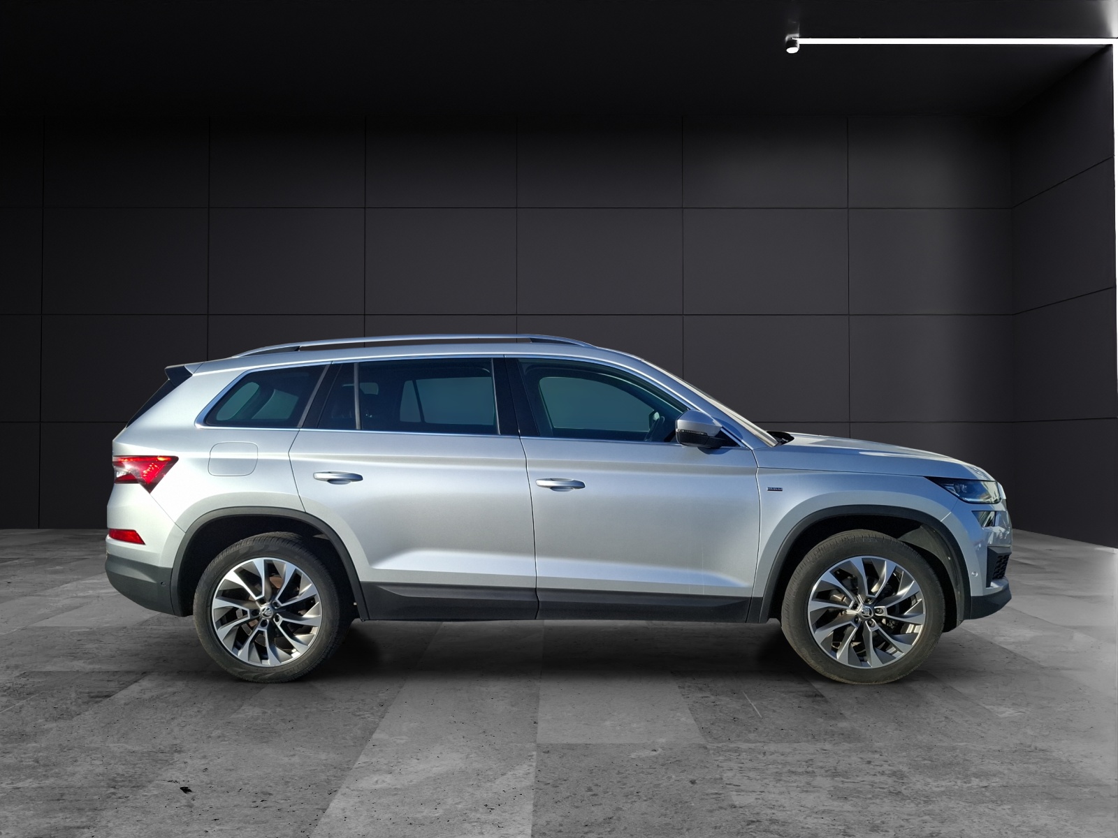 Fahrzeugabbildung SKODA Kodiaq TSI Clever DSG Matrix AHK Navi ACC RFK SH 18