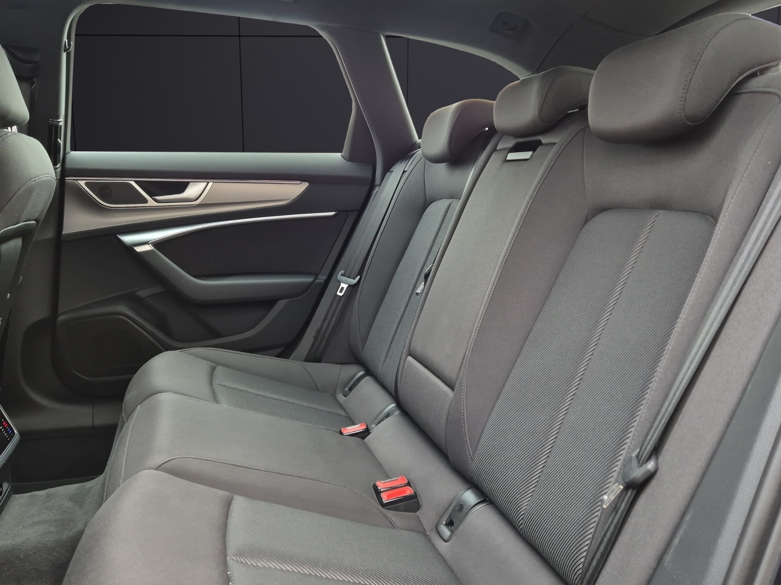 Fahrzeugabbildung Audi A6 Avant 40 TDI Sport quattro S-tronic S-Line Matrix AVC Pano ACC RFK