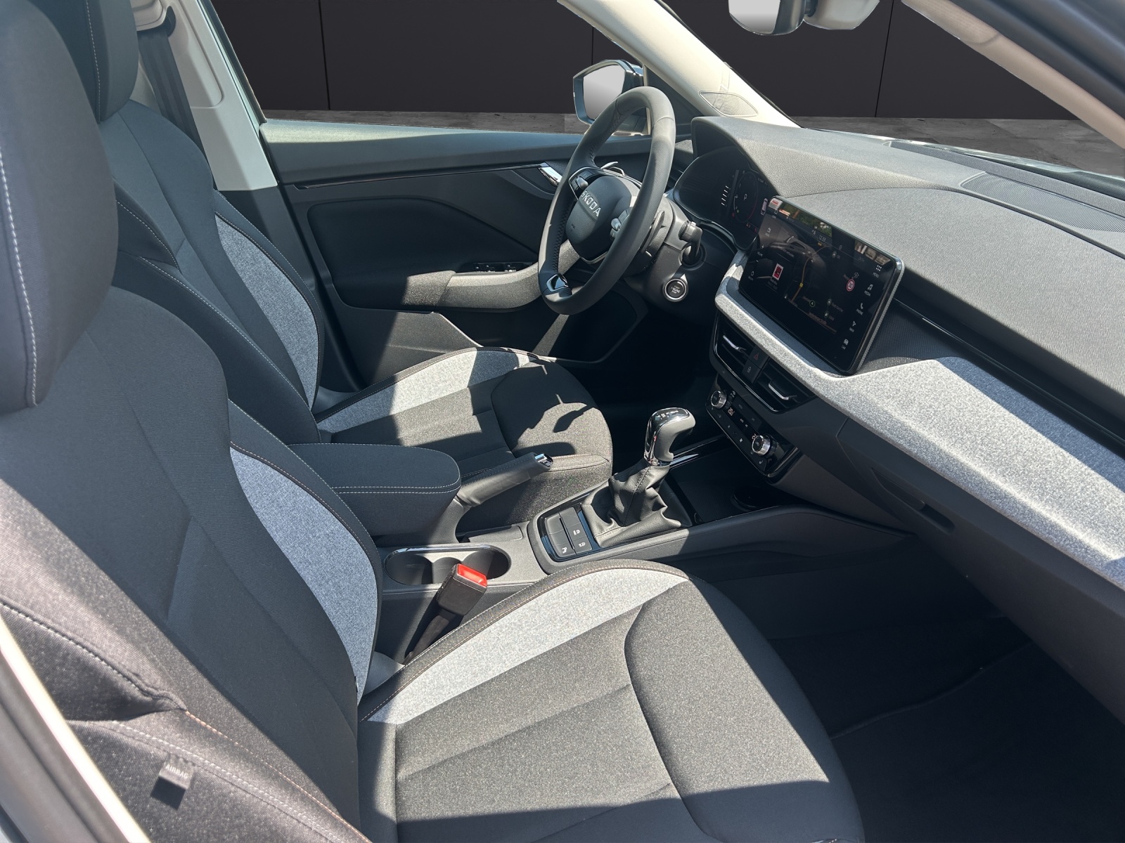 Fahrzeugabbildung SKODA Kamiq 1.0 TSI Selection MATRIX AHK