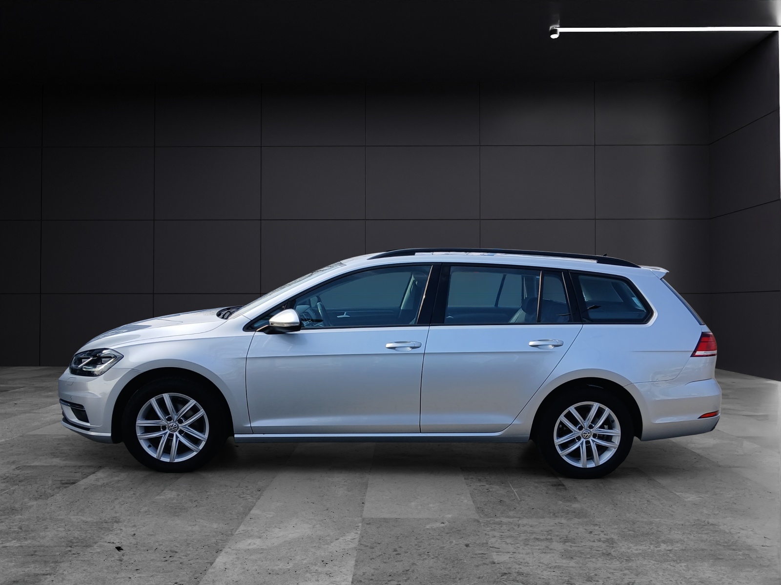 Fahrzeugabbildung Volkswagen Golf VII Variant TDI Comfortline Standhzg LED Navi ACC PDC SH LM