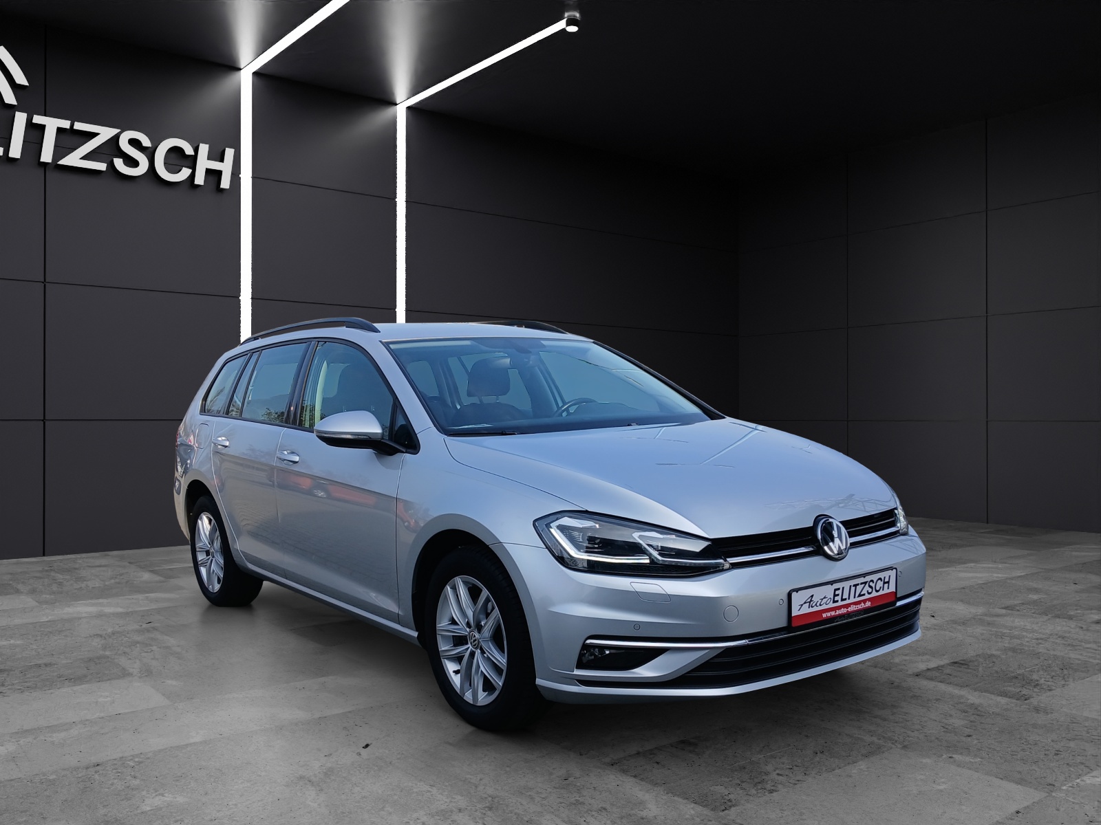 Fahrzeugabbildung Volkswagen Golf VII Variant TDI Comfortline Standhzg LED Navi ACC PDC SH LM