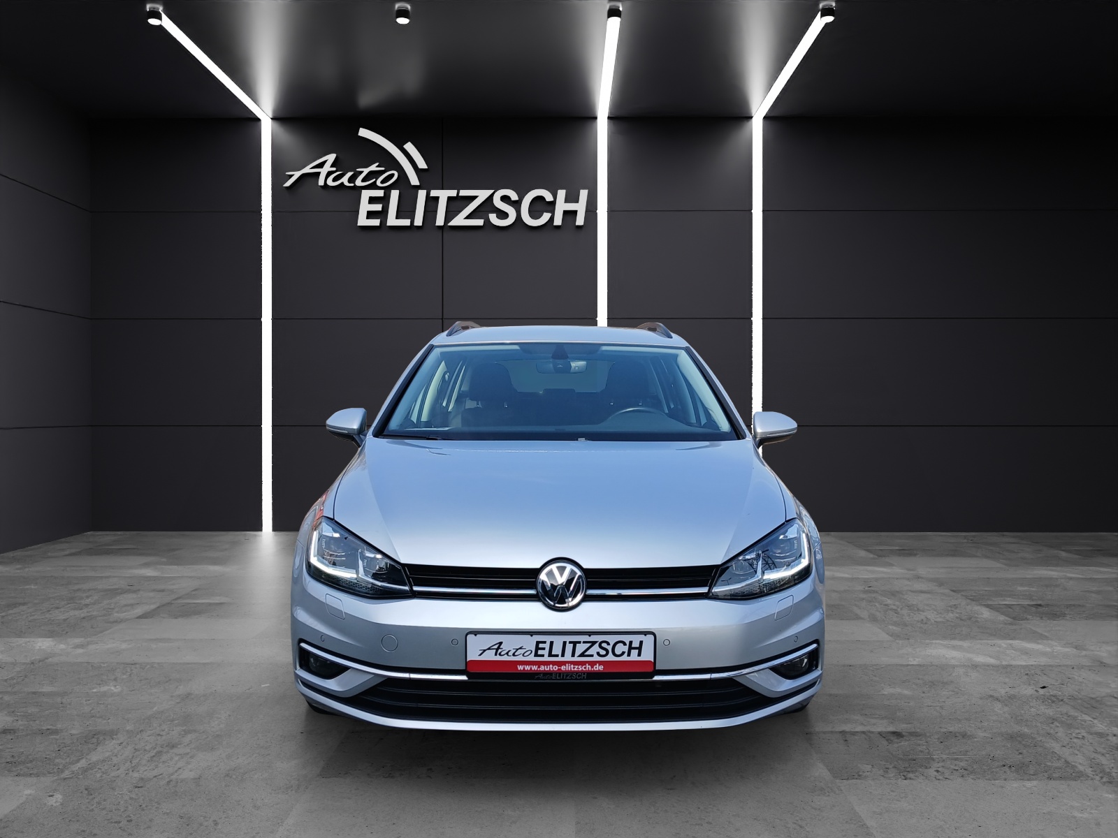 Fahrzeugabbildung Volkswagen Golf VII Variant TDI Comfortline Standhzg LED Navi ACC PDC SH LM