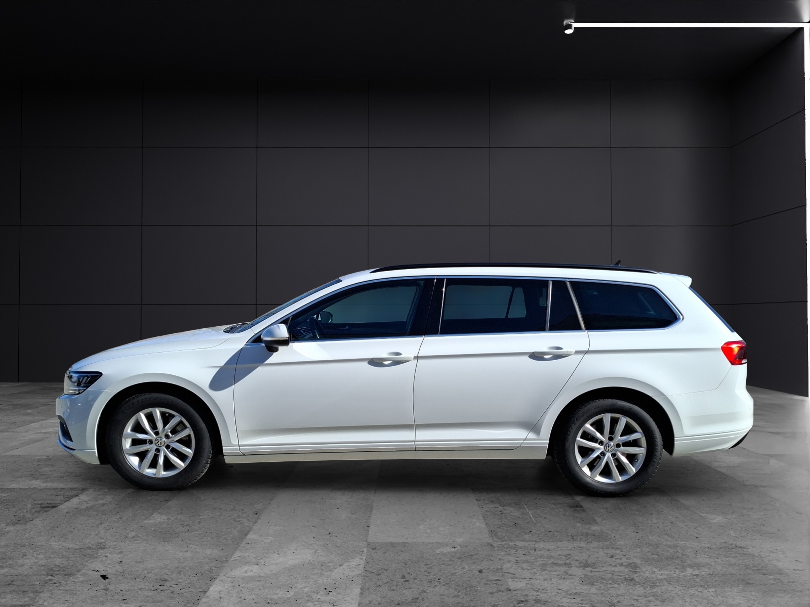 Fahrzeugabbildung Volkswagen Passat Variant TSI Business DSG LED Navi ACC RFK SH LM