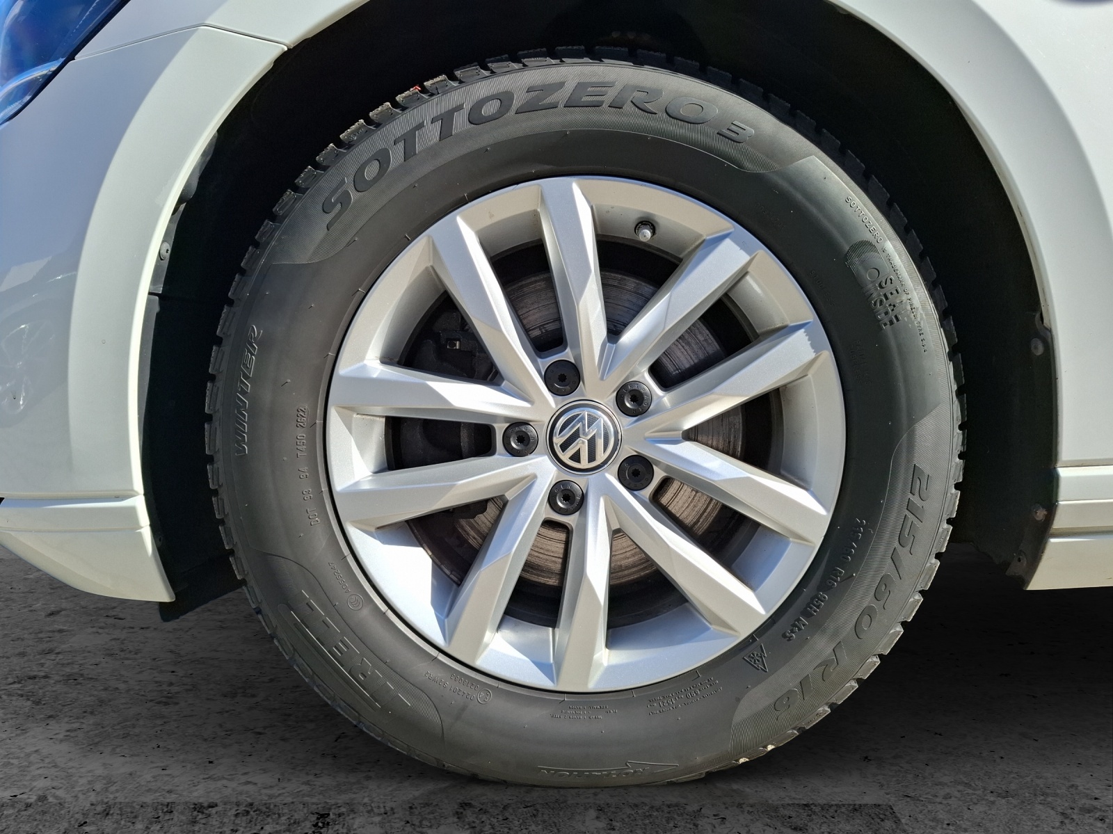 Fahrzeugabbildung Volkswagen Passat Variant TSI Business DSG LED Navi ACC RFK SH LM