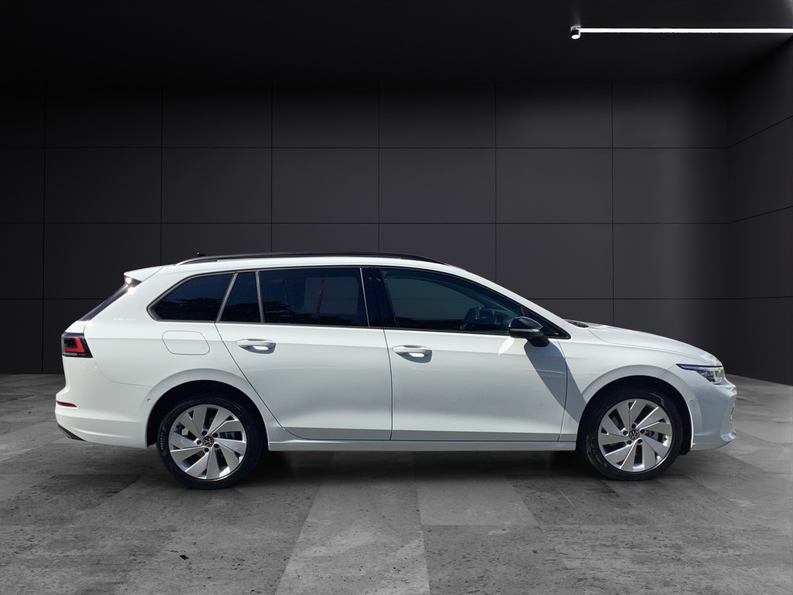 Fahrzeugabbildung Volkswagen Golf VIII Variant TDI Energy DSG Matrix Navi AID ACC RFK SH