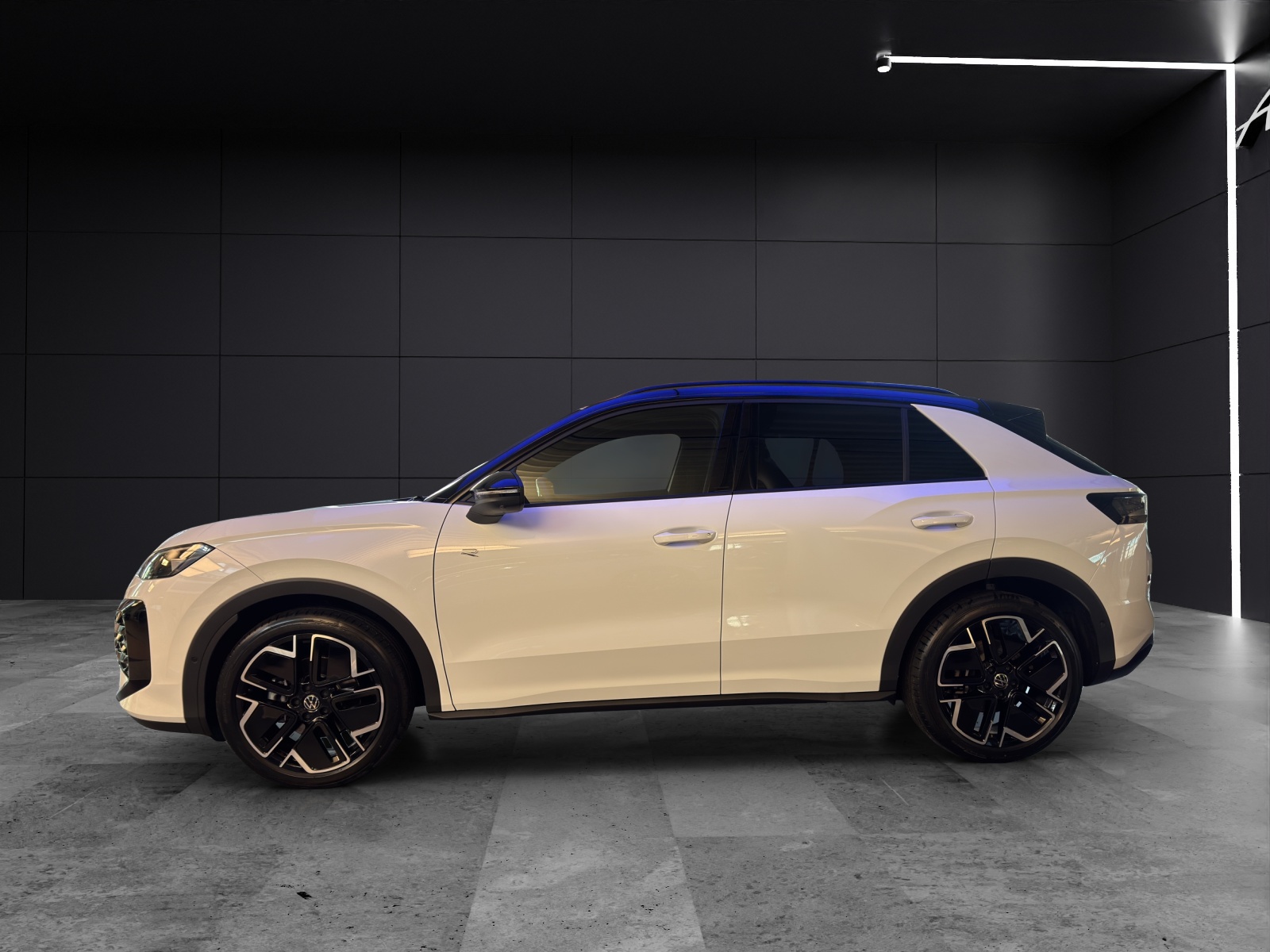 Fahrzeugabbildung Volkswagen T-Roc R-Line Head UP NAVI DAB