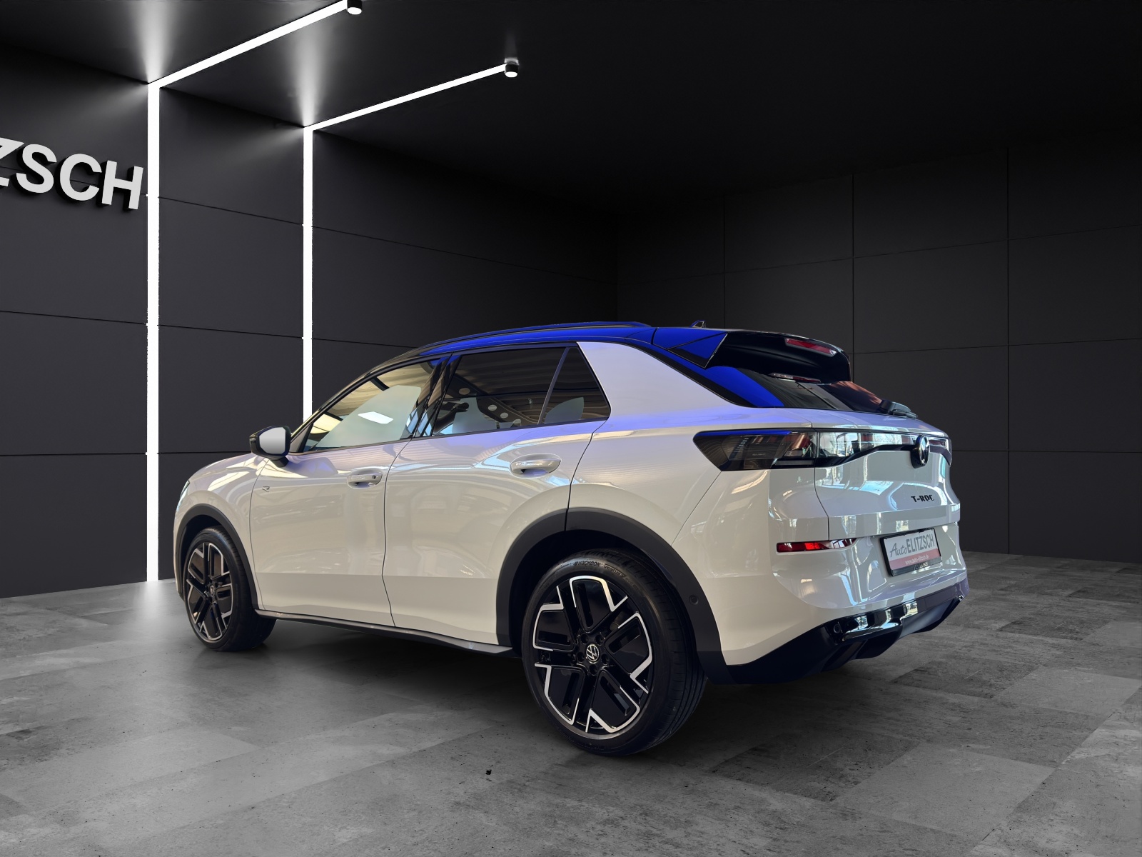 Fahrzeugabbildung Volkswagen T-Roc R-Line Head UP NAVI DAB