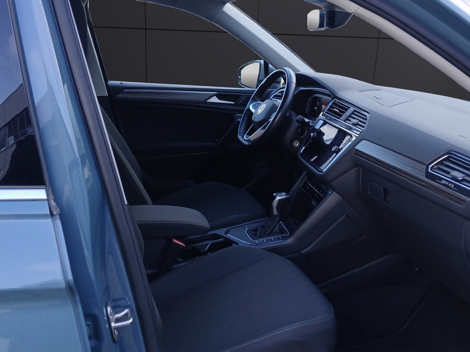 Fahrzeugabbildung Volkswagen Tiguan Allspace TDI Life DSG LED AHK Navi AID ACC RFK HUD SH