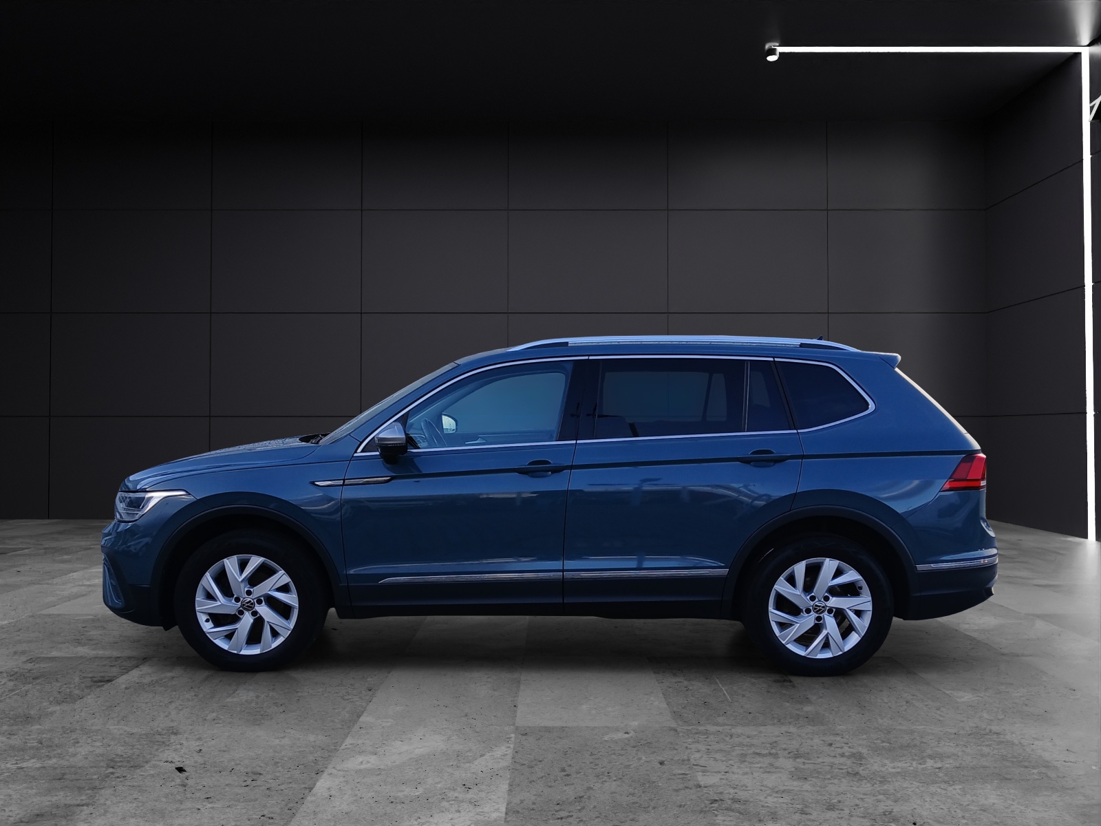 Fahrzeugabbildung Volkswagen Tiguan Allspace TDI Life DSG LED AHK Navi AID ACC RFK HUD SH