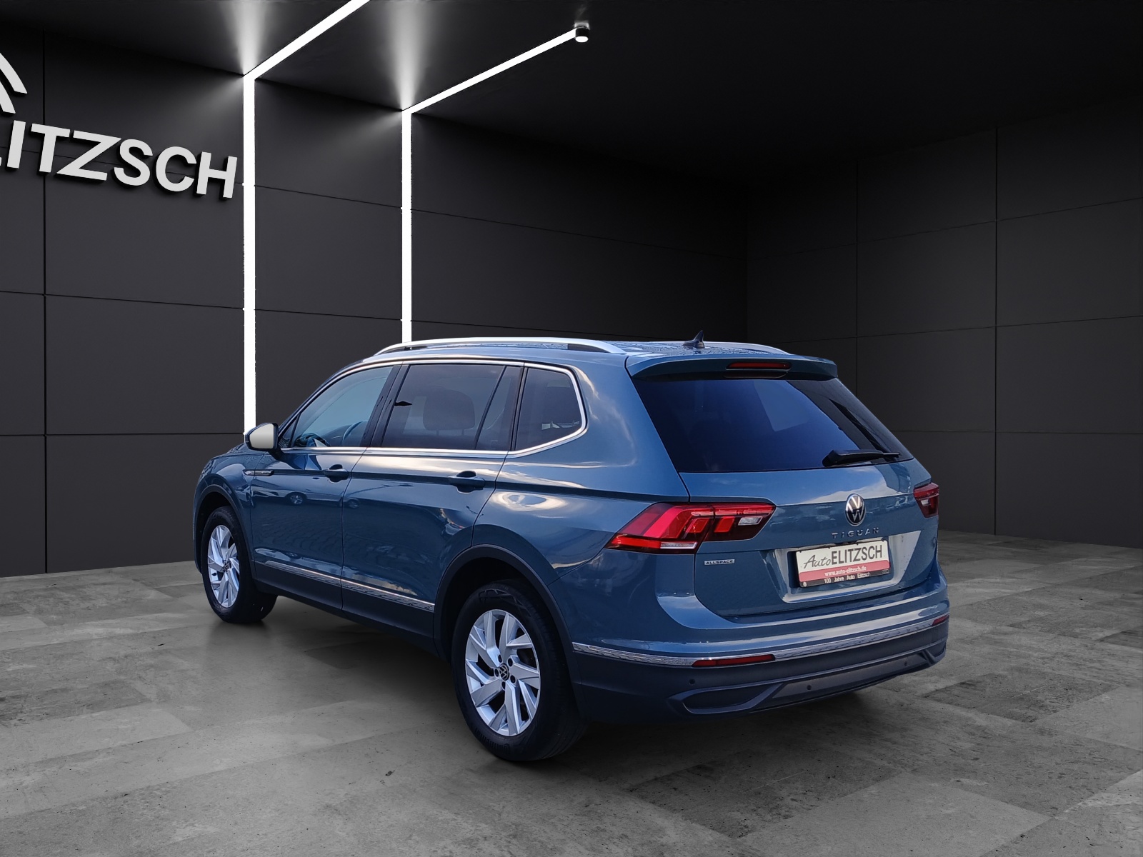 Fahrzeugabbildung Volkswagen Tiguan Allspace TDI Life DSG LED AHK Navi AID ACC RFK HUD SH