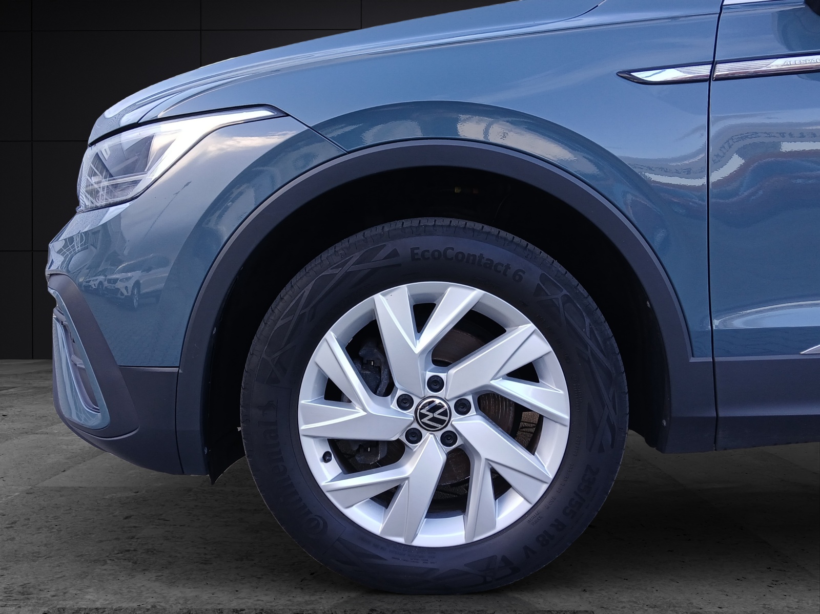 Fahrzeugabbildung Volkswagen Tiguan Allspace TDI Life DSG LED AHK Navi AID ACC RFK HUD SH