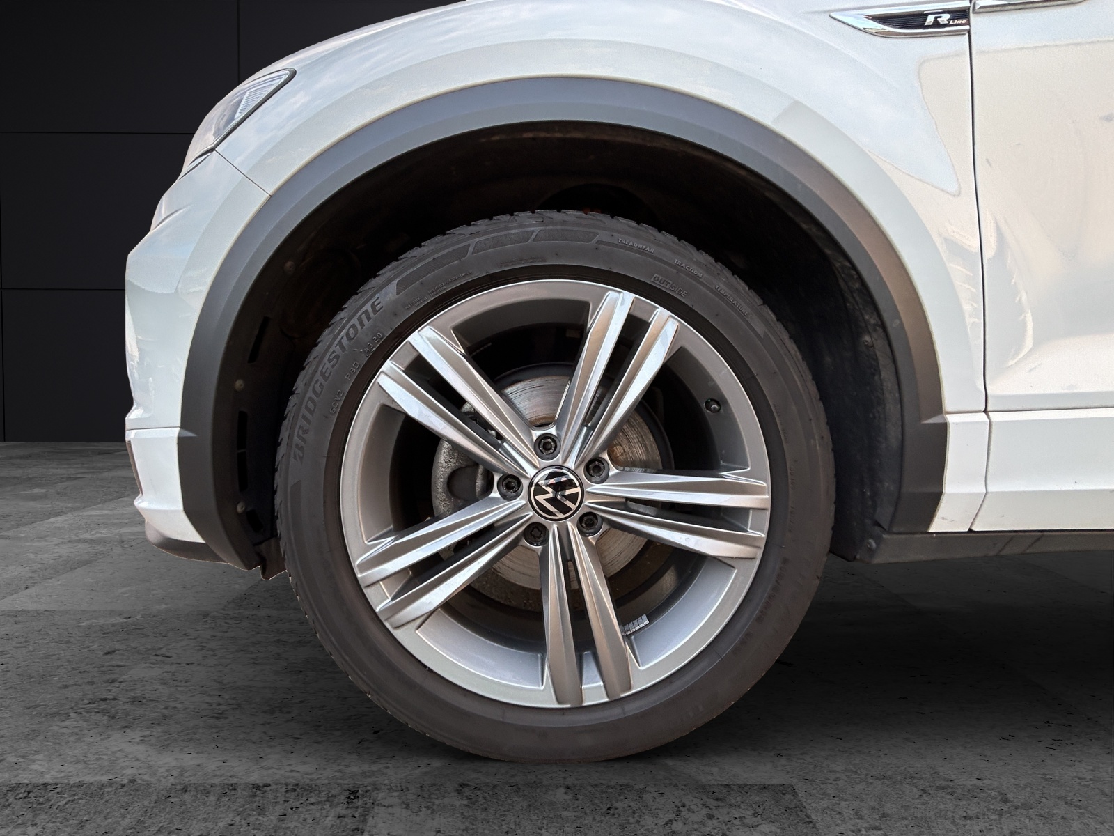 Fahrzeugabbildung Volkswagen T-Roc TSI Sport R-Line LED ACC 18