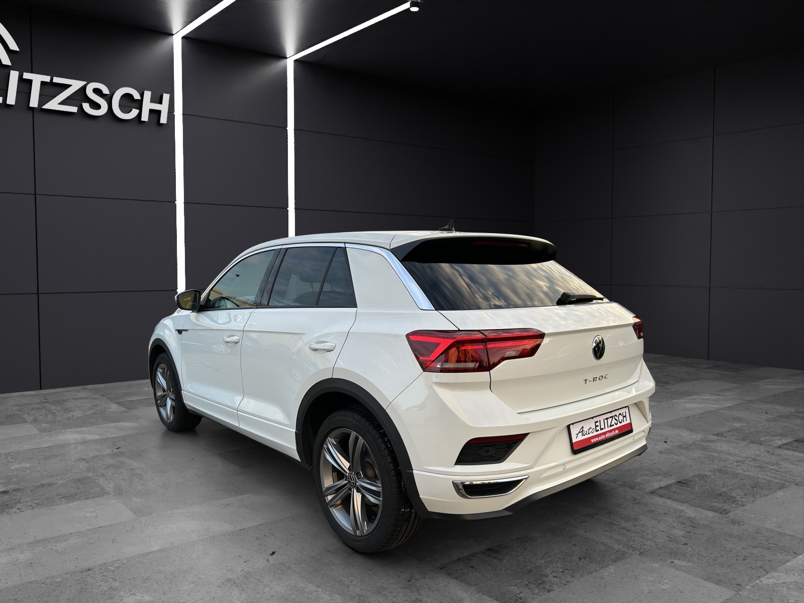 Fahrzeugabbildung Volkswagen T-Roc TSI Sport R-Line LED ACC 18