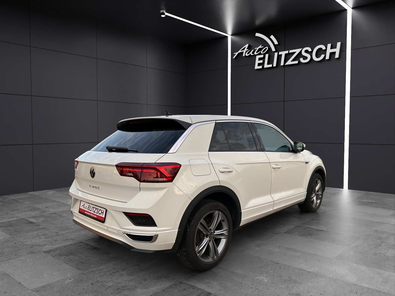 Fahrzeugabbildung Volkswagen T-Roc TSI Sport R-Line LED ACC 18