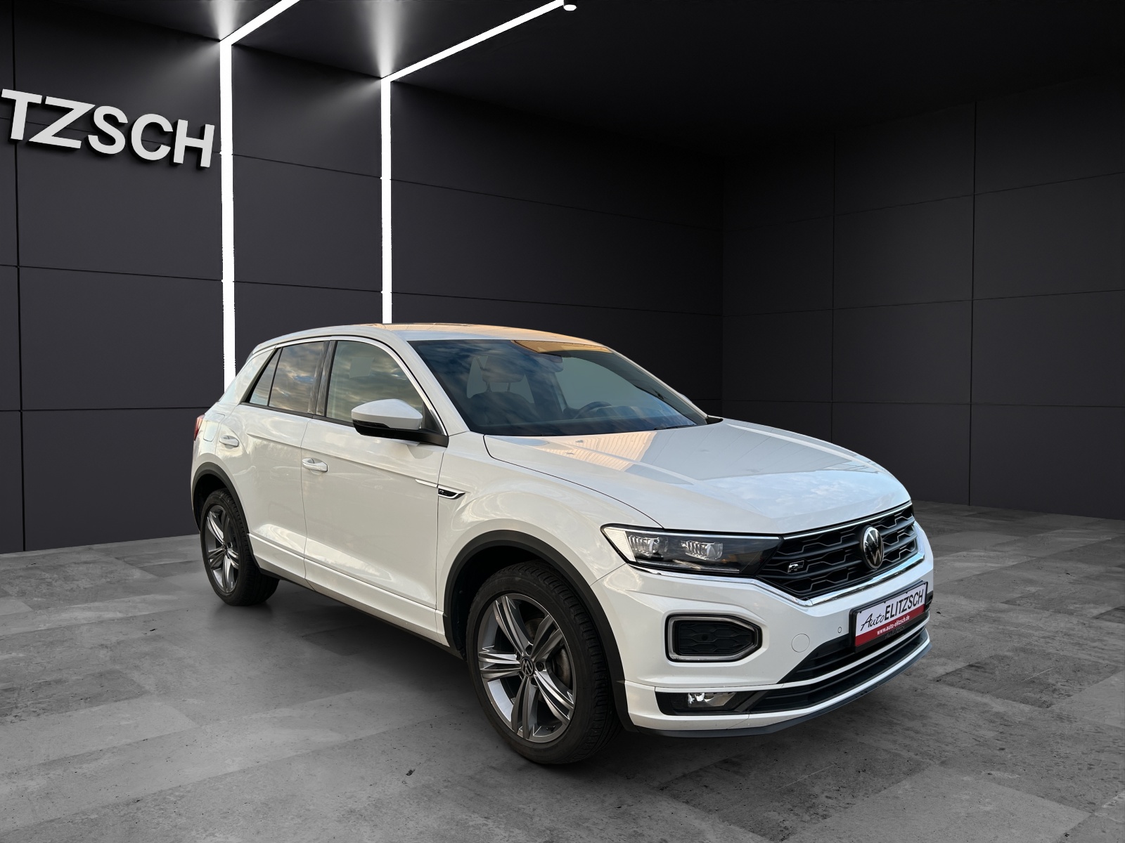 Fahrzeugabbildung Volkswagen T-Roc TSI Sport R-Line LED ACC 18
