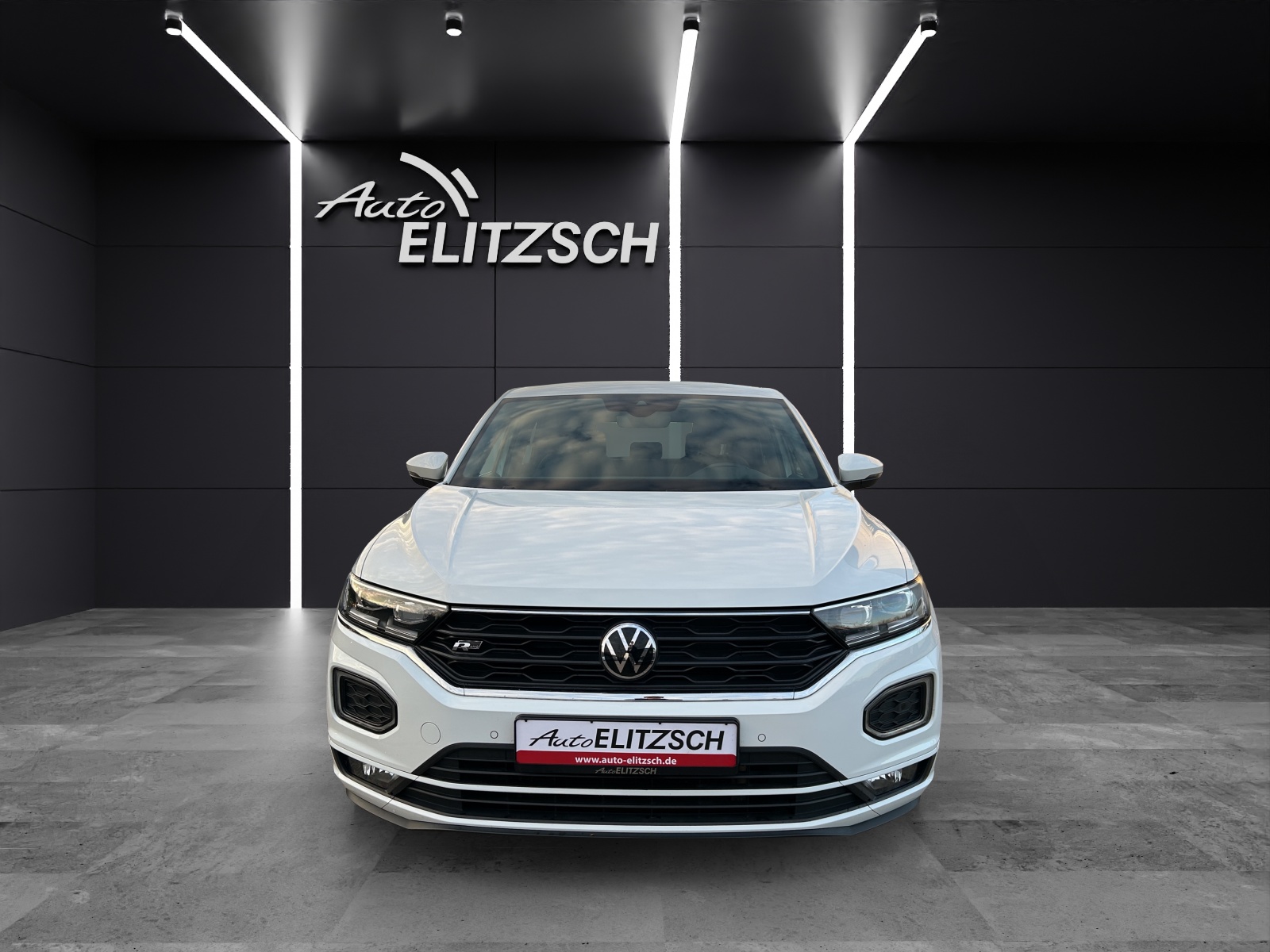 Fahrzeugabbildung Volkswagen T-Roc TSI Sport R-Line LED ACC 18