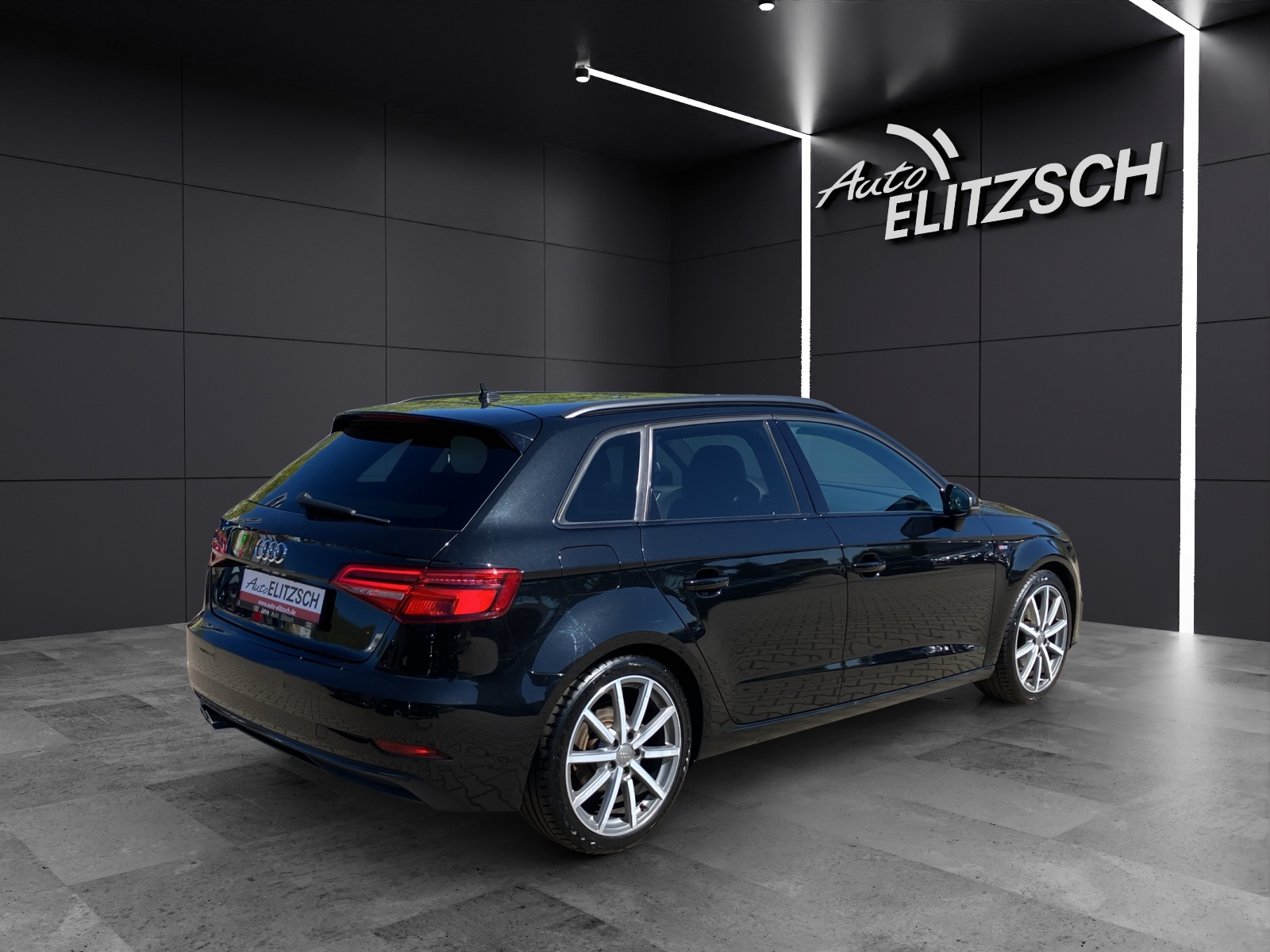 Fahrzeugabbildung Audi A3 Sportback TFSI sport S-tronic LED NAVI ACC B&O SH