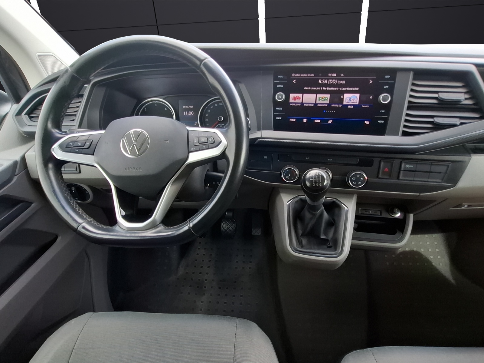 Fahrzeugabbildung Volkswagen T6 Transporter T6.1 TDI Kasten LED AHK Navi Klima RFK