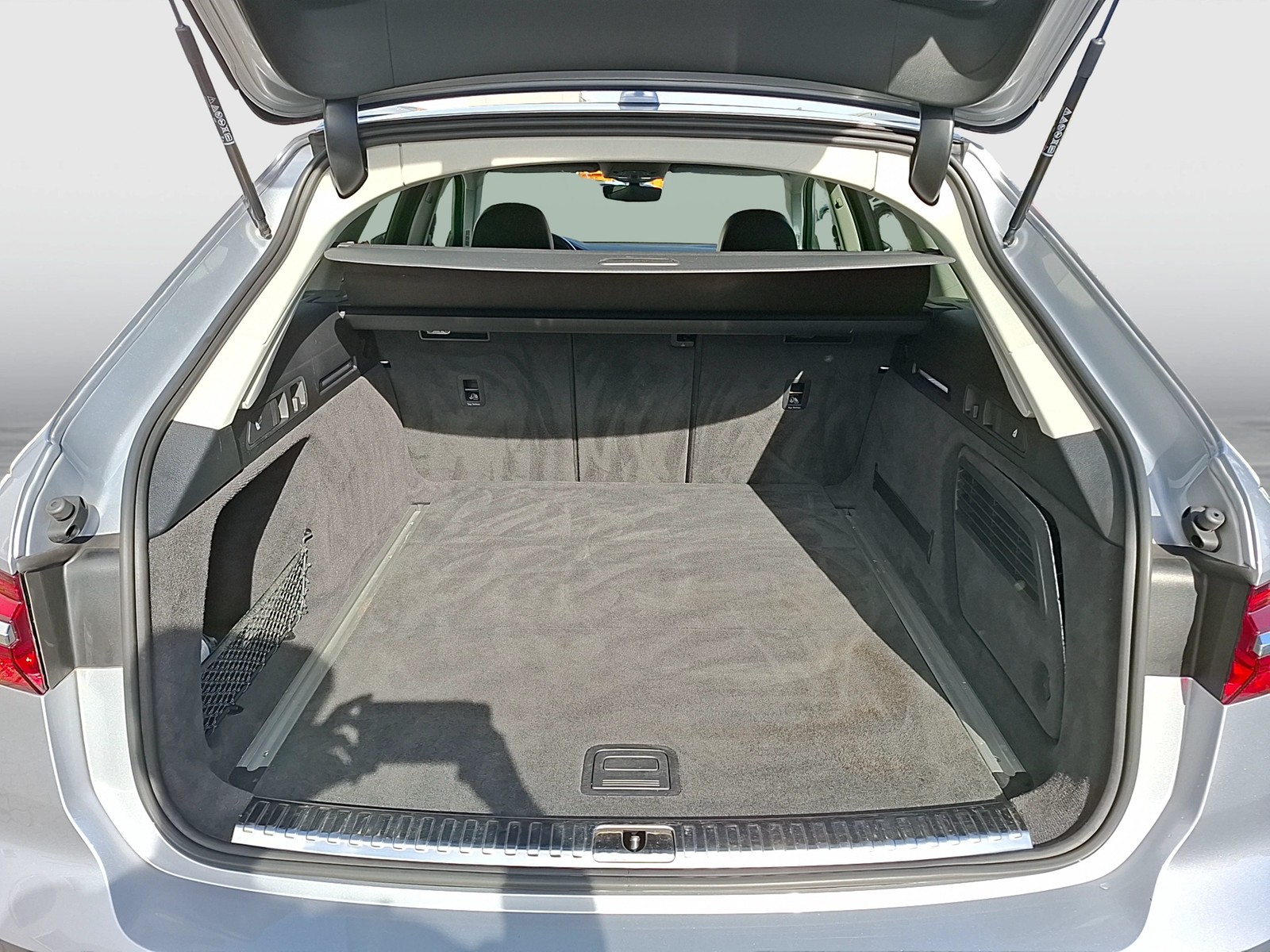 Fahrzeugabbildung Audi A6 Avant 45 TFSI sport quattro S-tronic Matri Navi AVC Leder Pano ACC RFK SH 19
