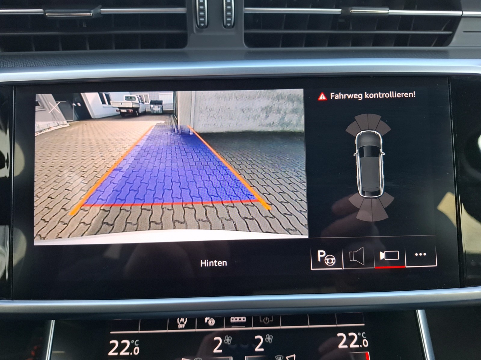 Fahrzeugabbildung Audi A6 Avant 45 TFSI sport quattro S-tronic Matri Navi AVC Leder Pano ACC RFK SH 19