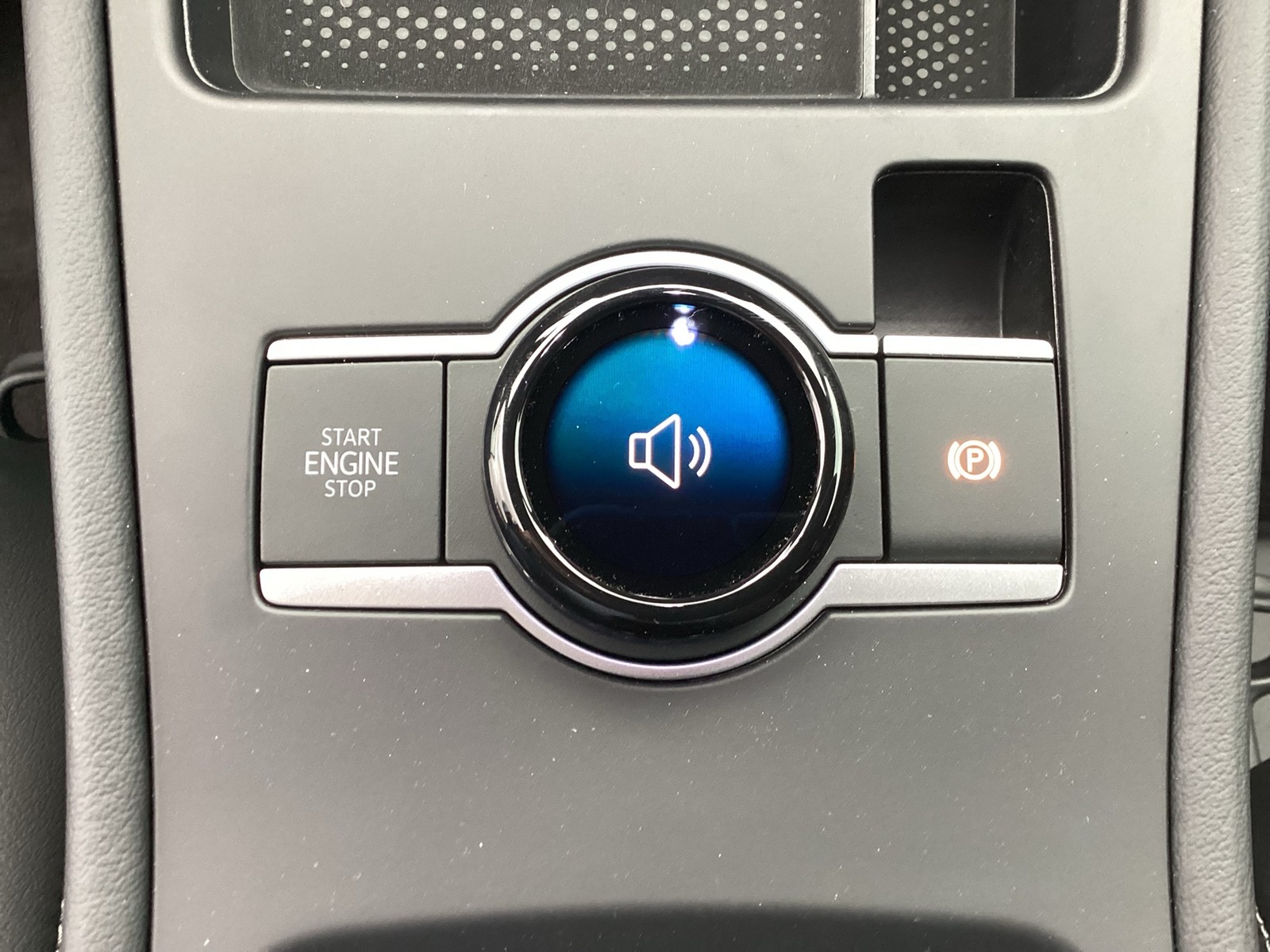 Fahrzeugabbildung Volkswagen T-Roc eTSI Style DSG Matrix AHK Navi AID HUD ACC RFK SH