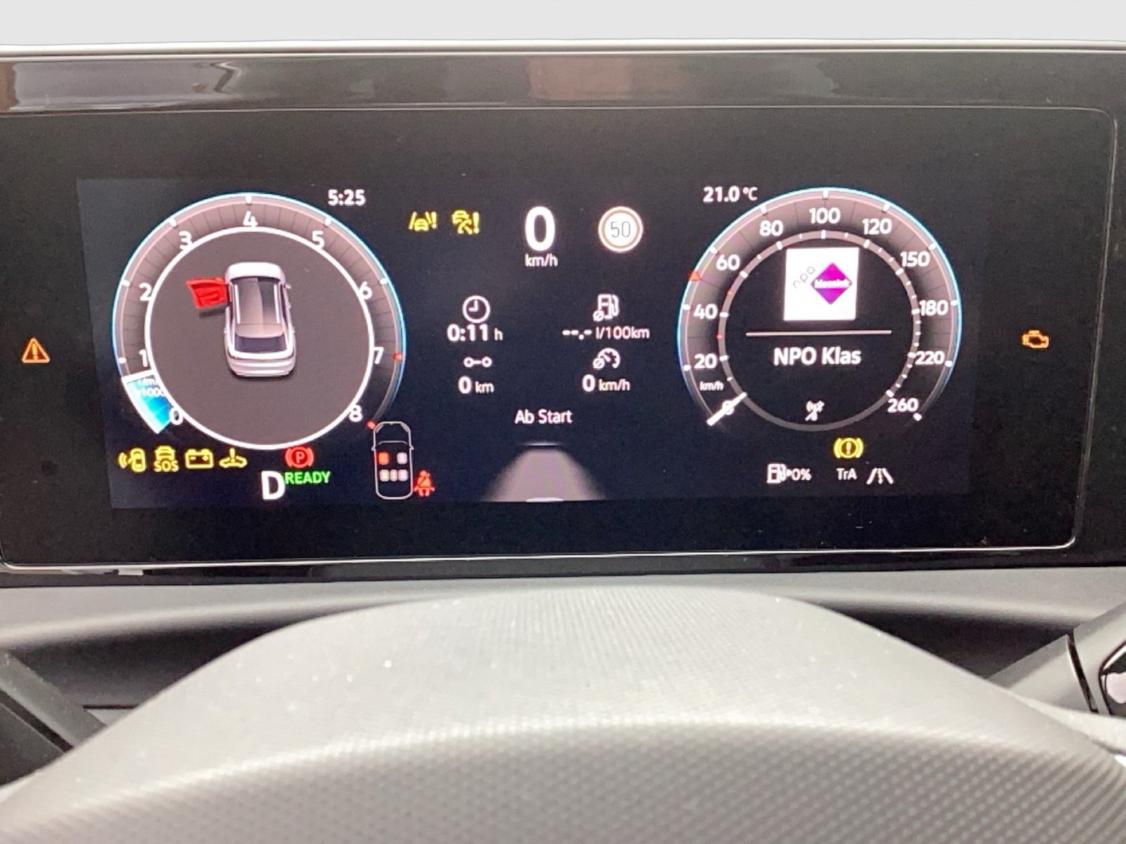 Fahrzeugabbildung Volkswagen T-Roc eTSI Style DSG Matrix AHK Navi AID HUD ACC RFK SH