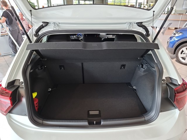 Fahrzeugabbildung Volkswagen Polo TSI Style DSG MatrixLED ACC Klimaautomatik PDC SH LM