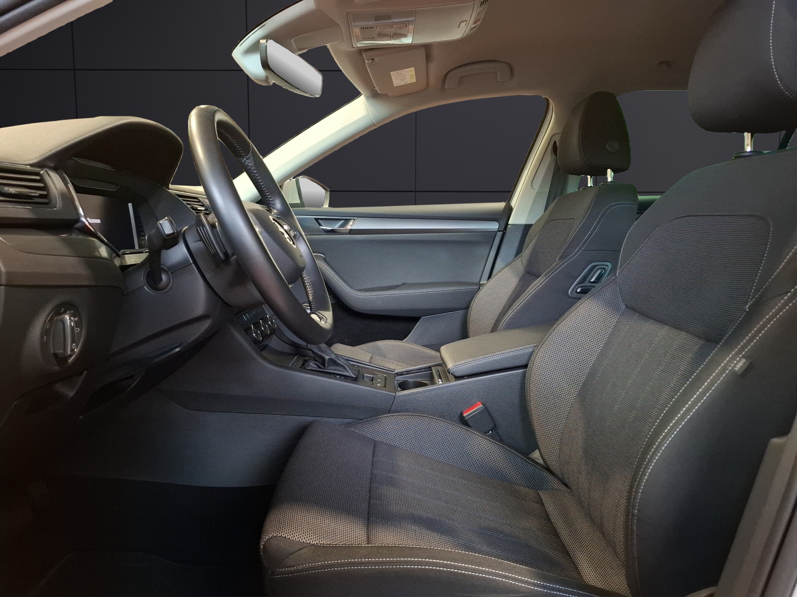 Fahrzeugabbildung SKODA Superb Combi TSI Style DSG Matrix AHK Navi AID beheiz FS SH