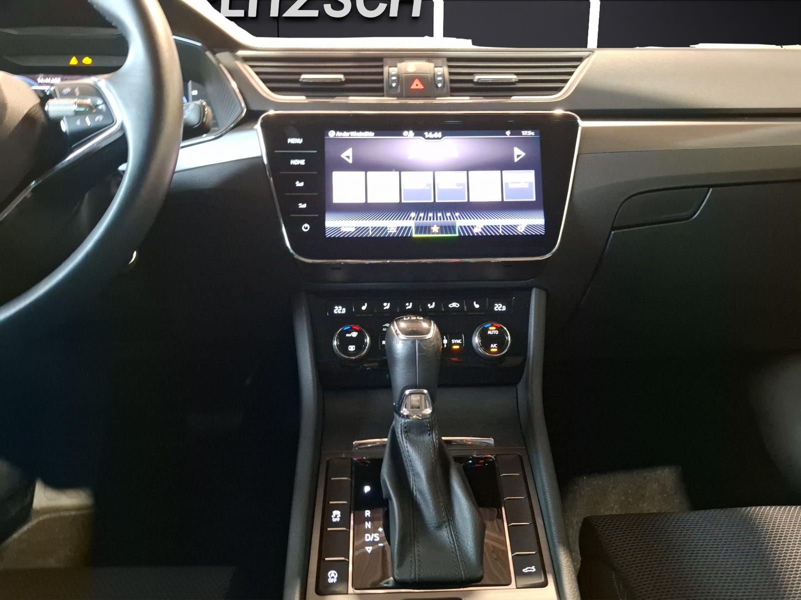 Fahrzeugabbildung SKODA Superb Combi TSI Style DSG Matrix AHK Navi AID beheiz FS SH