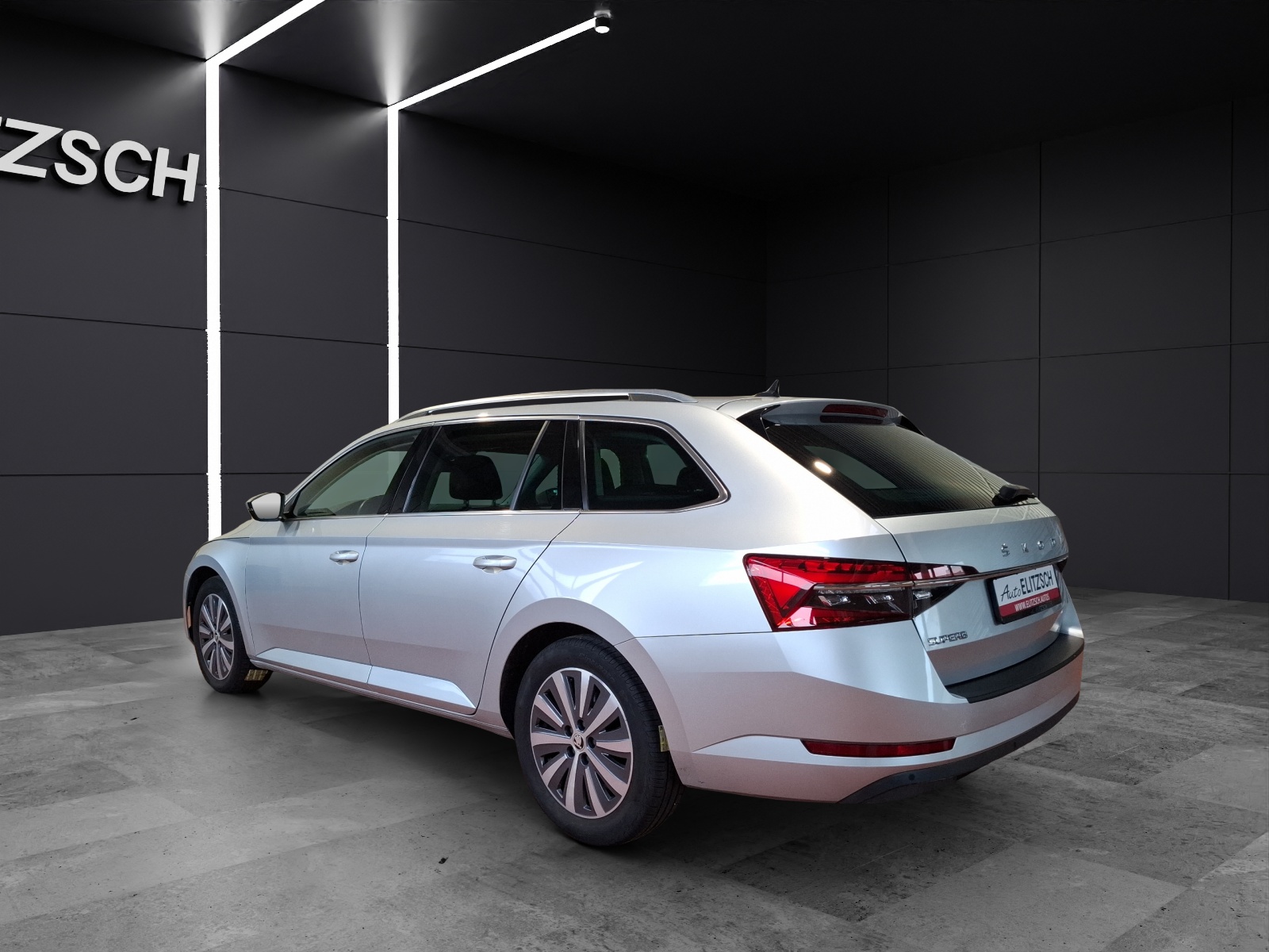 Fahrzeugabbildung SKODA Superb Combi TSI Style DSG Matrix AHK Navi AID beheiz FS SH