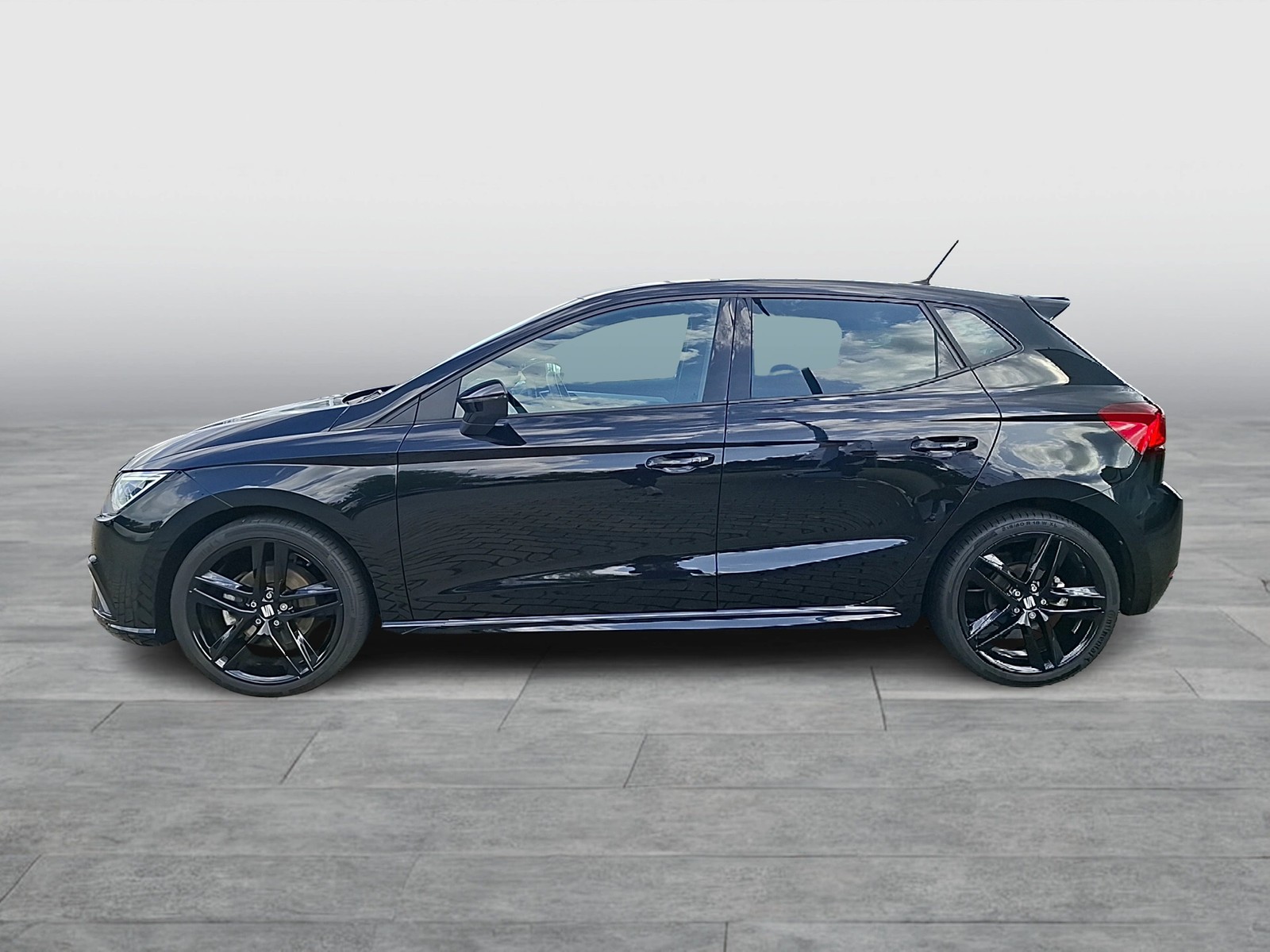 Fahrzeugabbildung SEAT Ibiza TSI FR Pro-Black-Edition DSG LED Navi VC ACC RFK SH 18