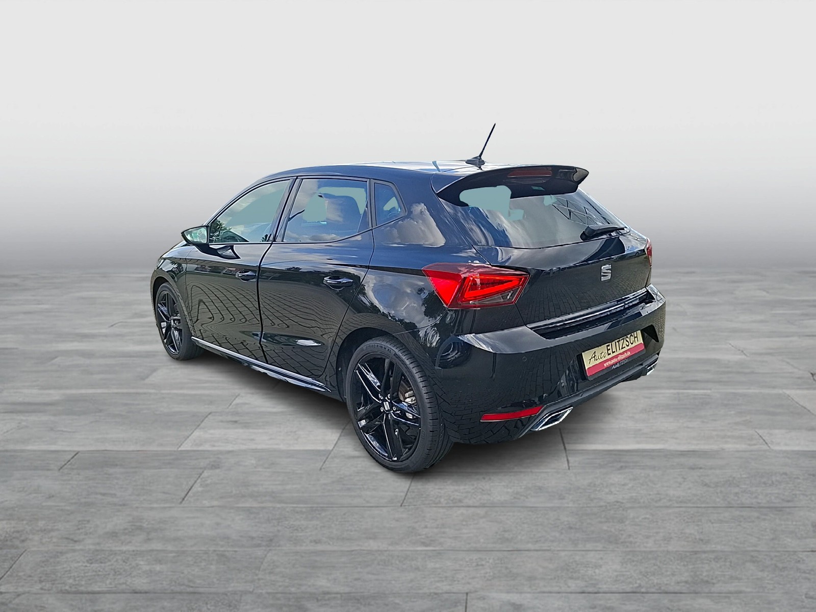 Fahrzeugabbildung SEAT Ibiza TSI FR Pro-Black-Edition DSG LED Navi VC ACC RFK SH 18