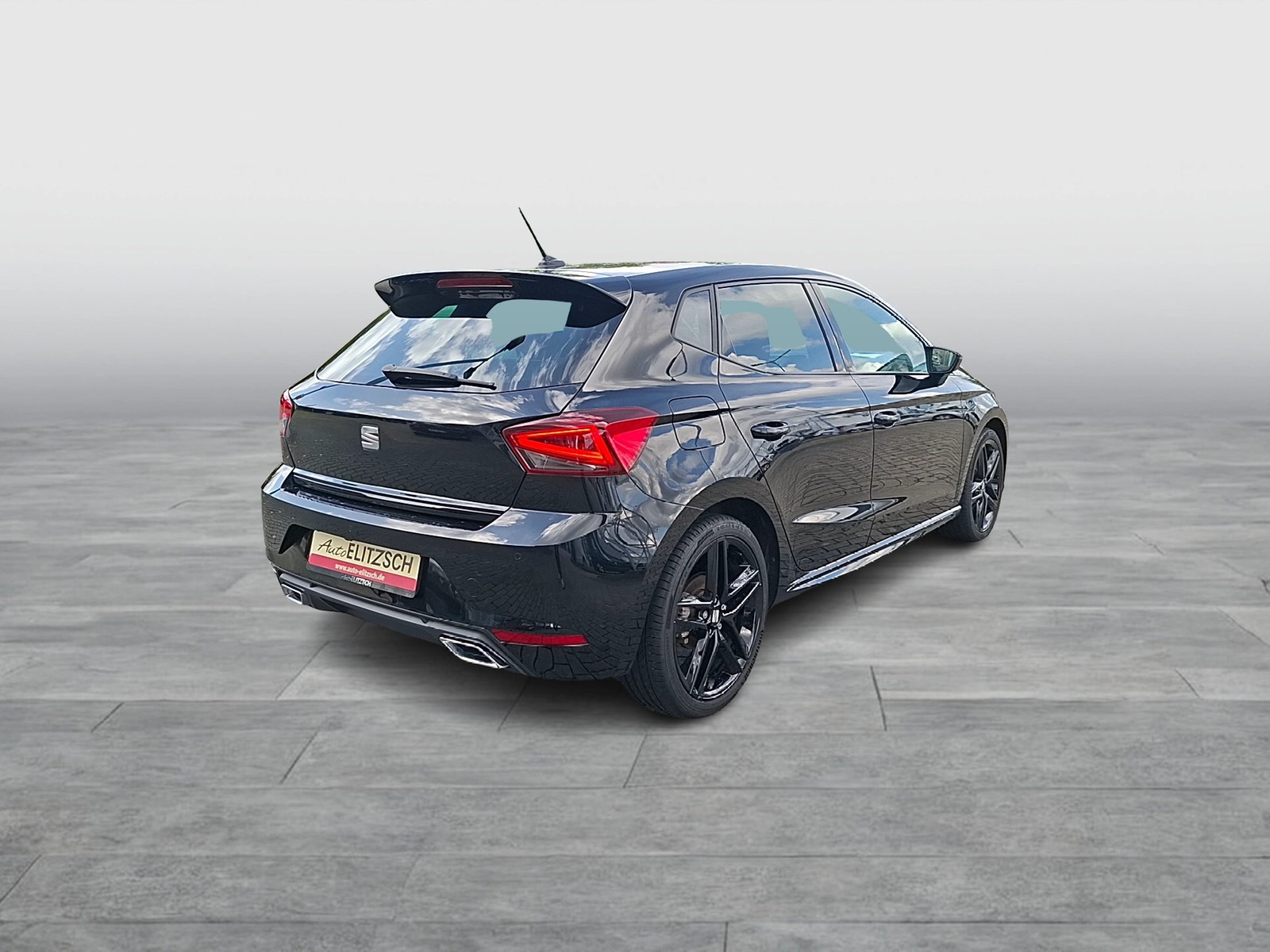 Fahrzeugabbildung SEAT Ibiza TSI FR Pro-Black-Edition DSG LED Navi VC ACC RFK SH 18