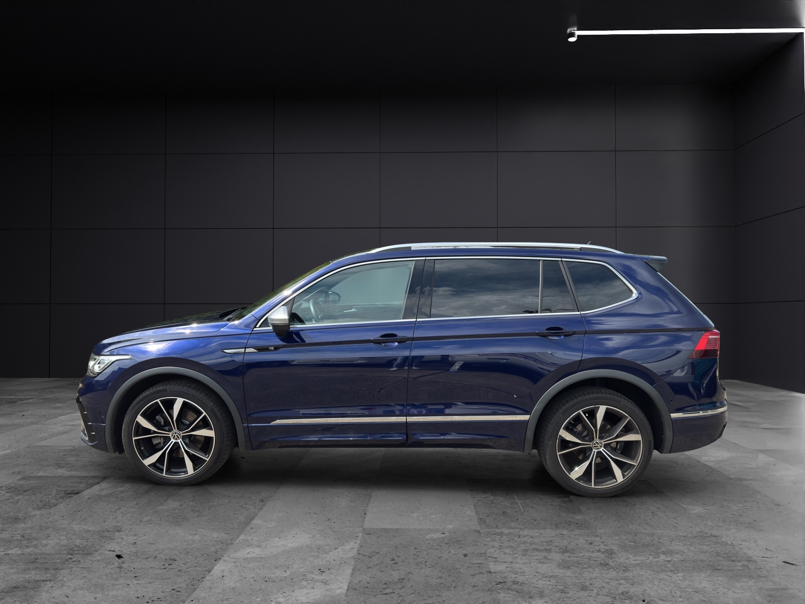 Fahrzeugabbildung Volkswagen Tiguan Allspace TDI R-Line 4M DSG MATRIX AHK RFK H&K