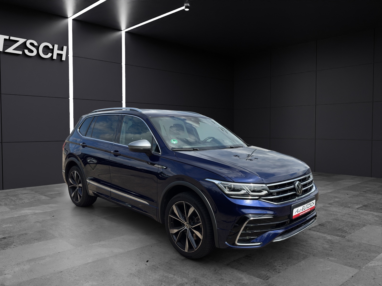 Fahrzeugabbildung Volkswagen Tiguan Allspace TDI R-Line 4M DSG MATRIX AHK RFK H&K