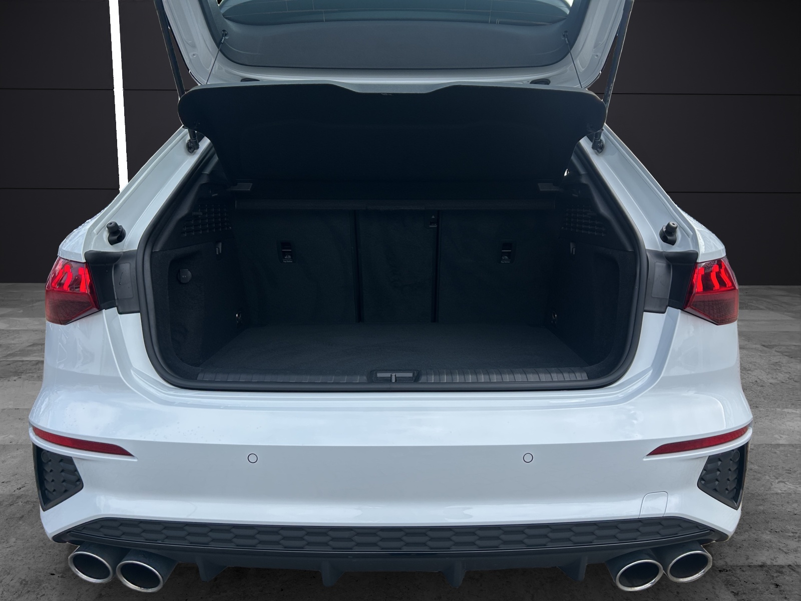 Fahrzeugabbildung Audi S3 Sportback TFSI quattro MATRIX PANO B&O NAVI SHZ