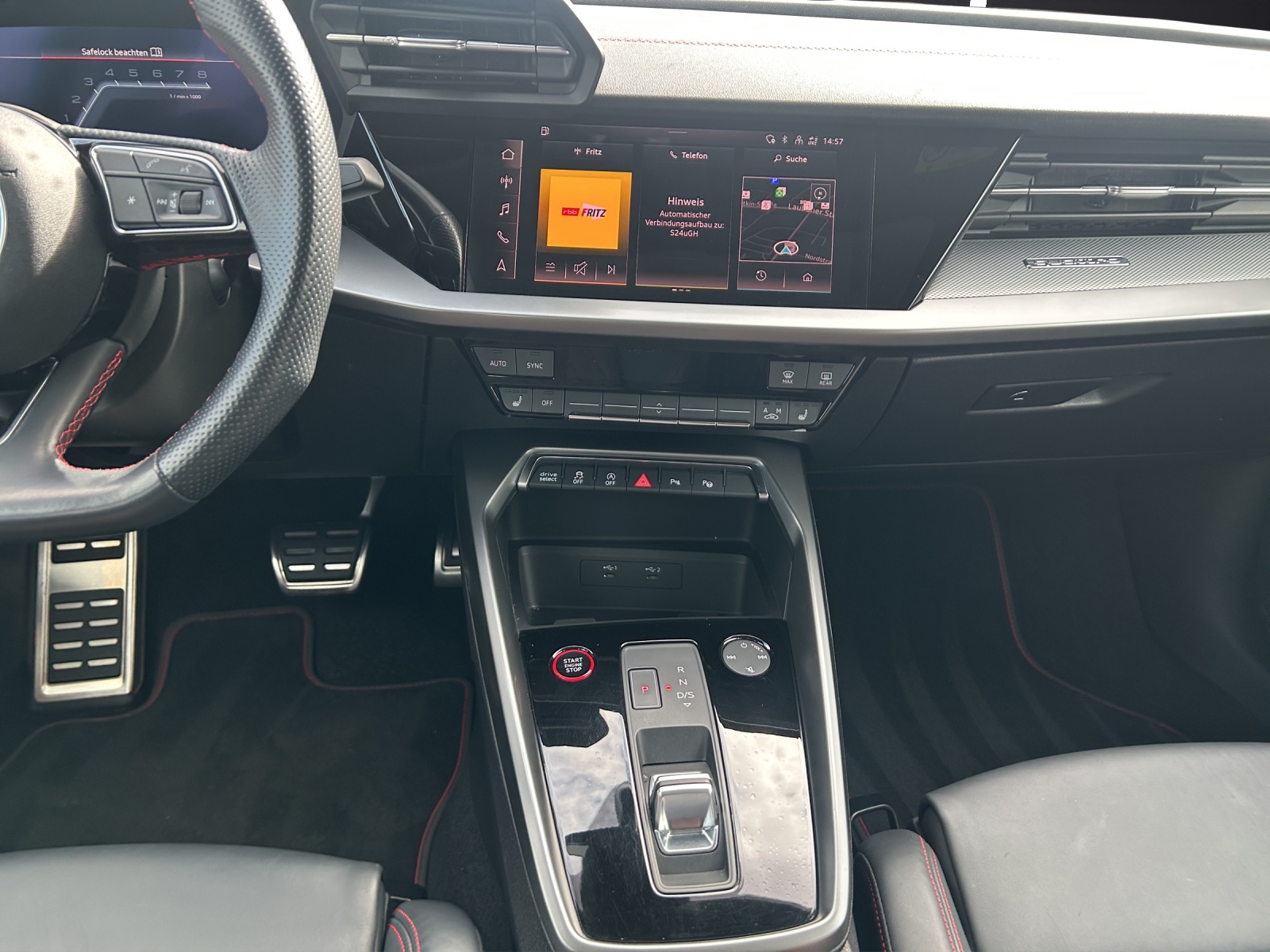Fahrzeugabbildung Audi S3 Sportback TFSI quattro MATRIX PANO B&O NAVI SHZ