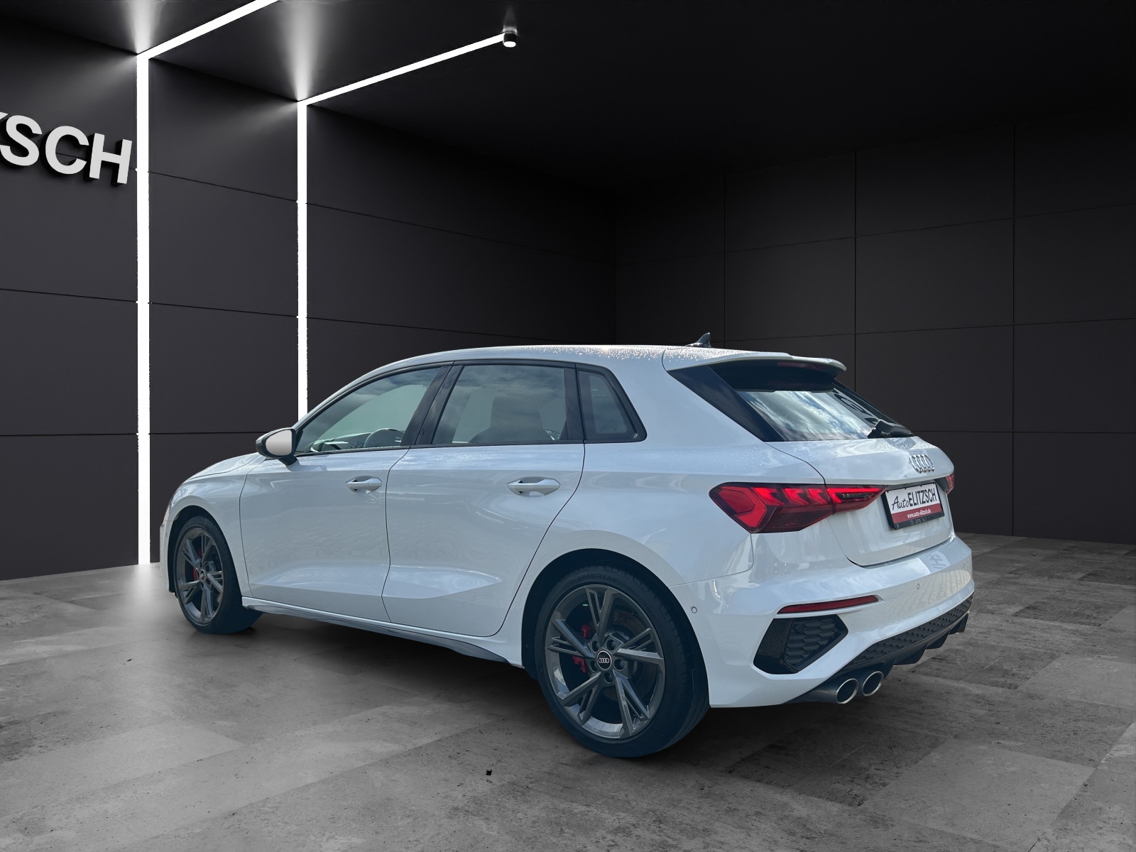 Fahrzeugabbildung Audi S3 Sportback TFSI quattro MATRIX PANO B&O NAVI SHZ