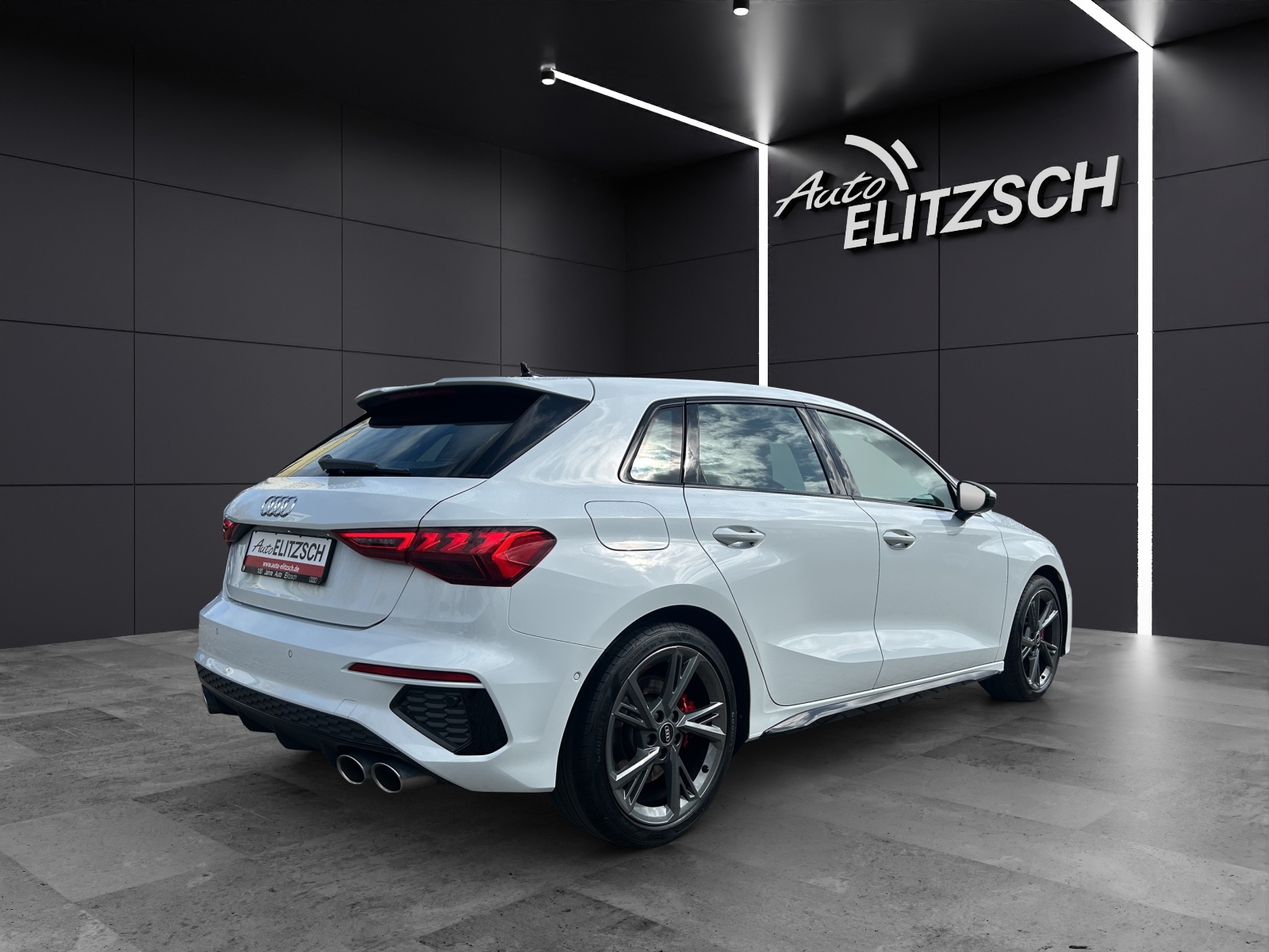 Fahrzeugabbildung Audi S3 Sportback TFSI quattro MATRIX PANO B&O NAVI SHZ