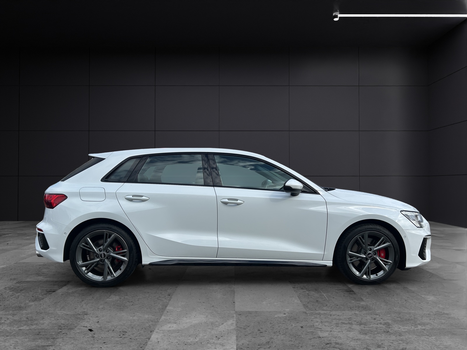 Fahrzeugabbildung Audi S3 Sportback TFSI quattro MATRIX PANO B&O NAVI SHZ