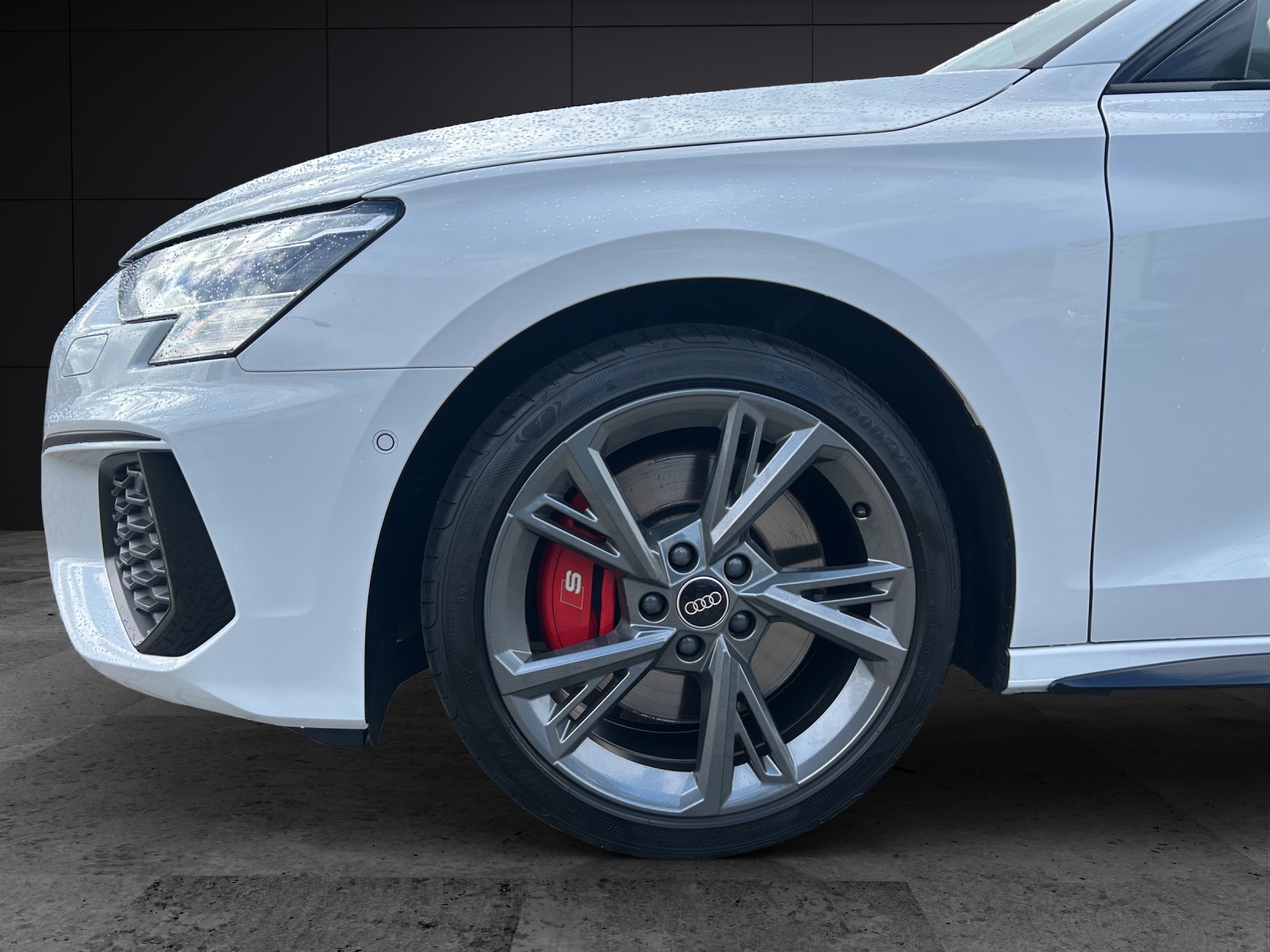 Fahrzeugabbildung Audi S3 Sportback TFSI quattro MATRIX PANO B&O NAVI SHZ