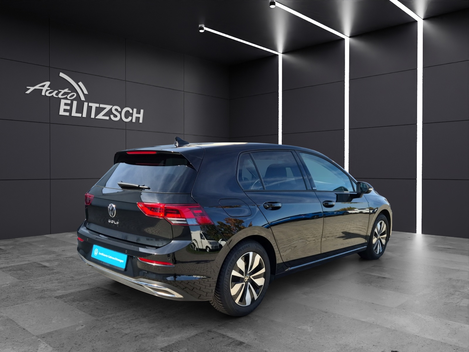 Fahrzeugabbildung Volkswagen Golf VIII TDI DSG AHK PANO RFK HuD ACC LED AID NAVI