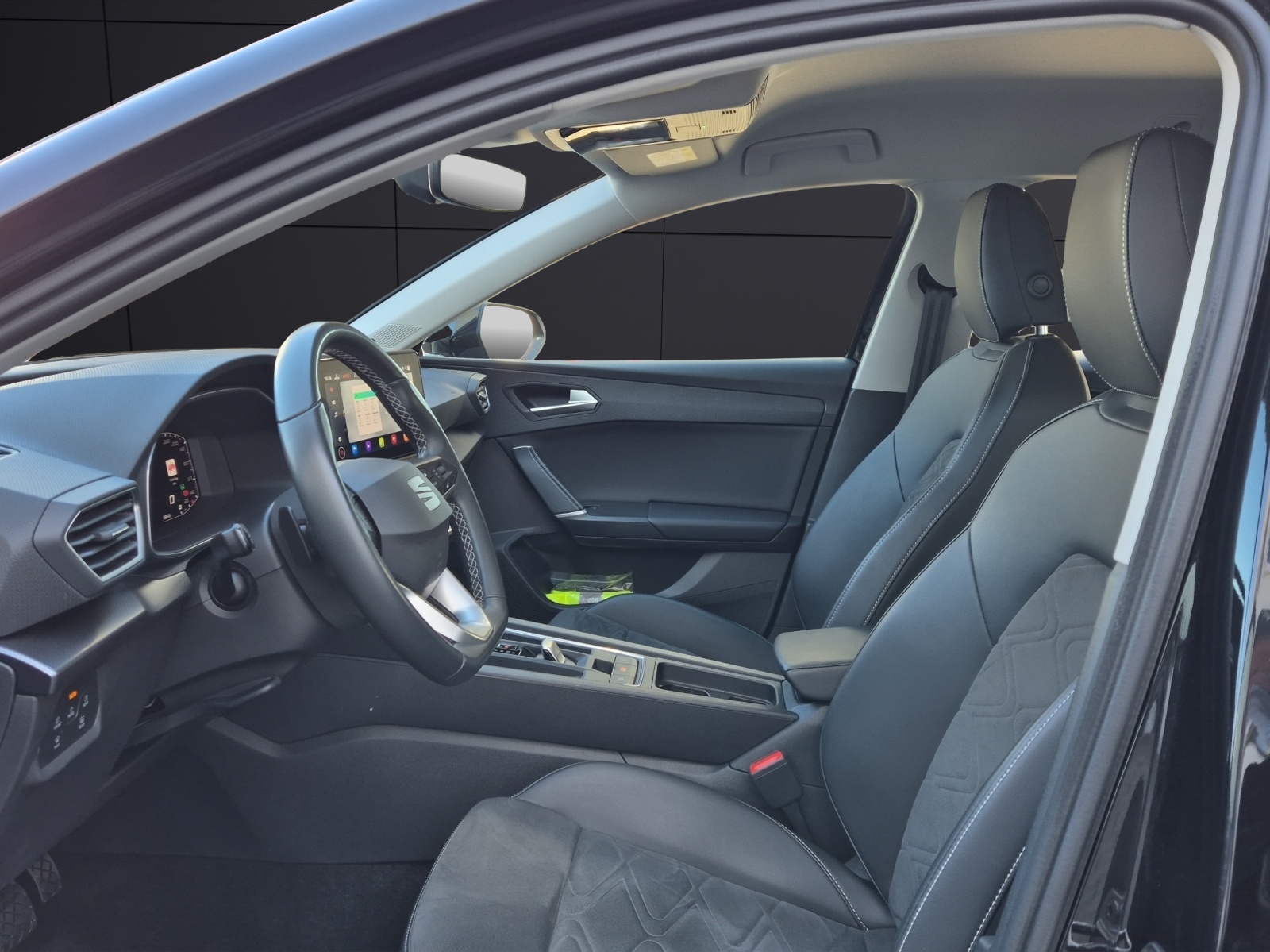 Fahrzeugabbildung SEAT Leon ST TDI Style DSG LED Navi AID beats ACC RFK SH